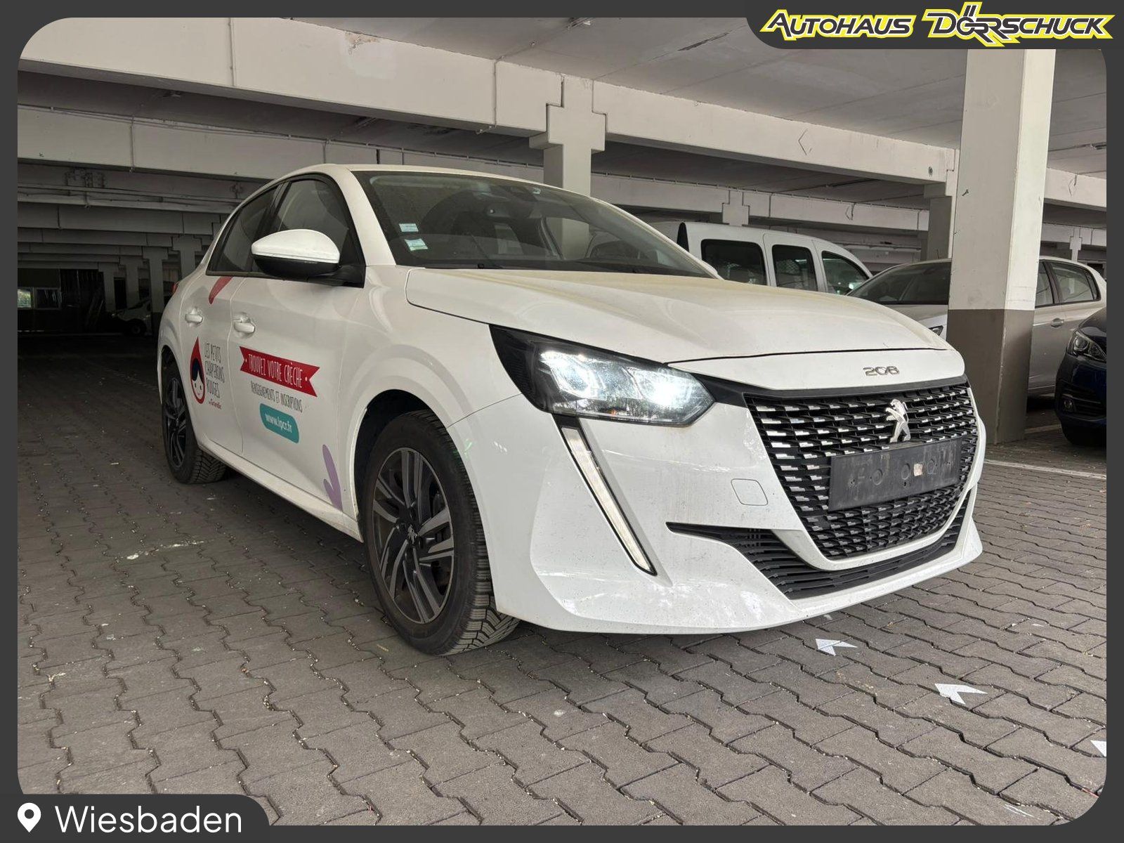 PEUGEOT 208