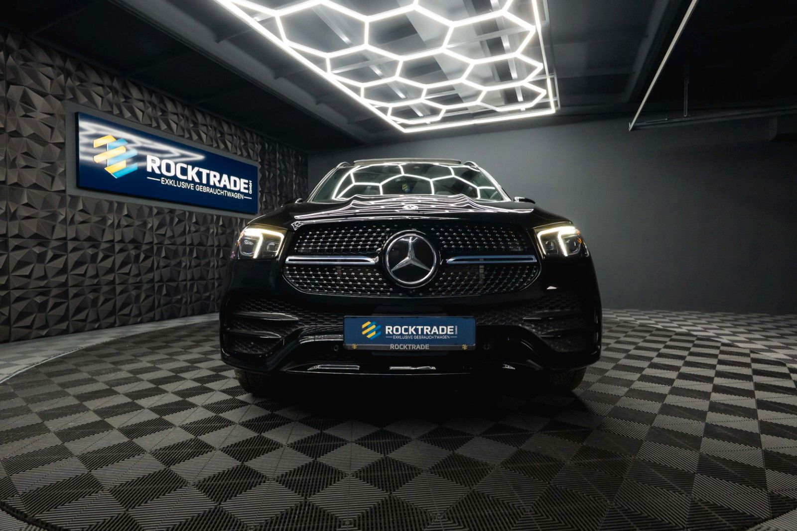 Fahrzeugabbildung Mercedes-Benz GLE 450 4Matic AMG NightPaket | Pano | ACC | LED