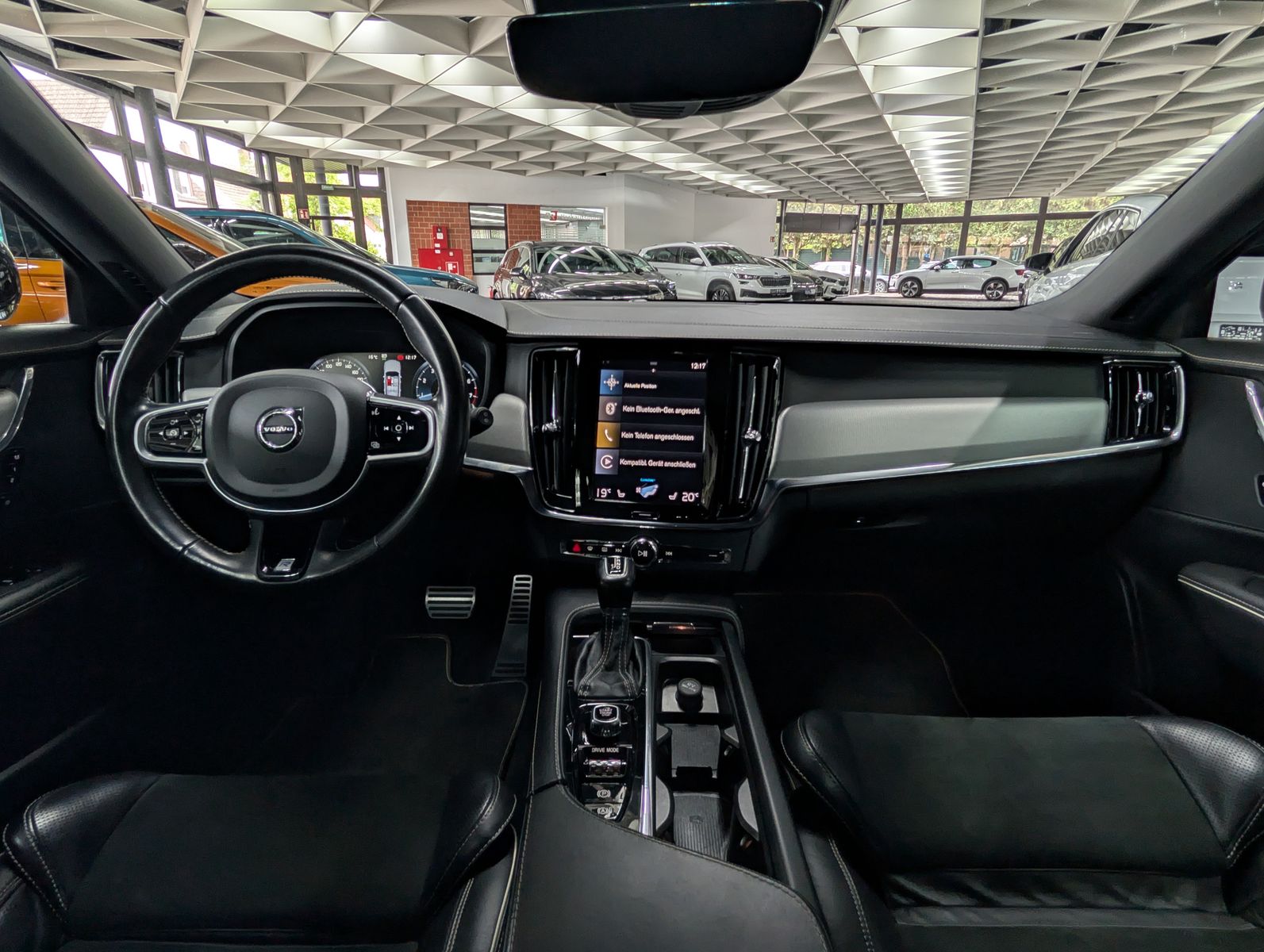 Fahrzeugabbildung Volvo V90 R Design VIRT MEMO KAM SHZ LEDER LED APP 19"