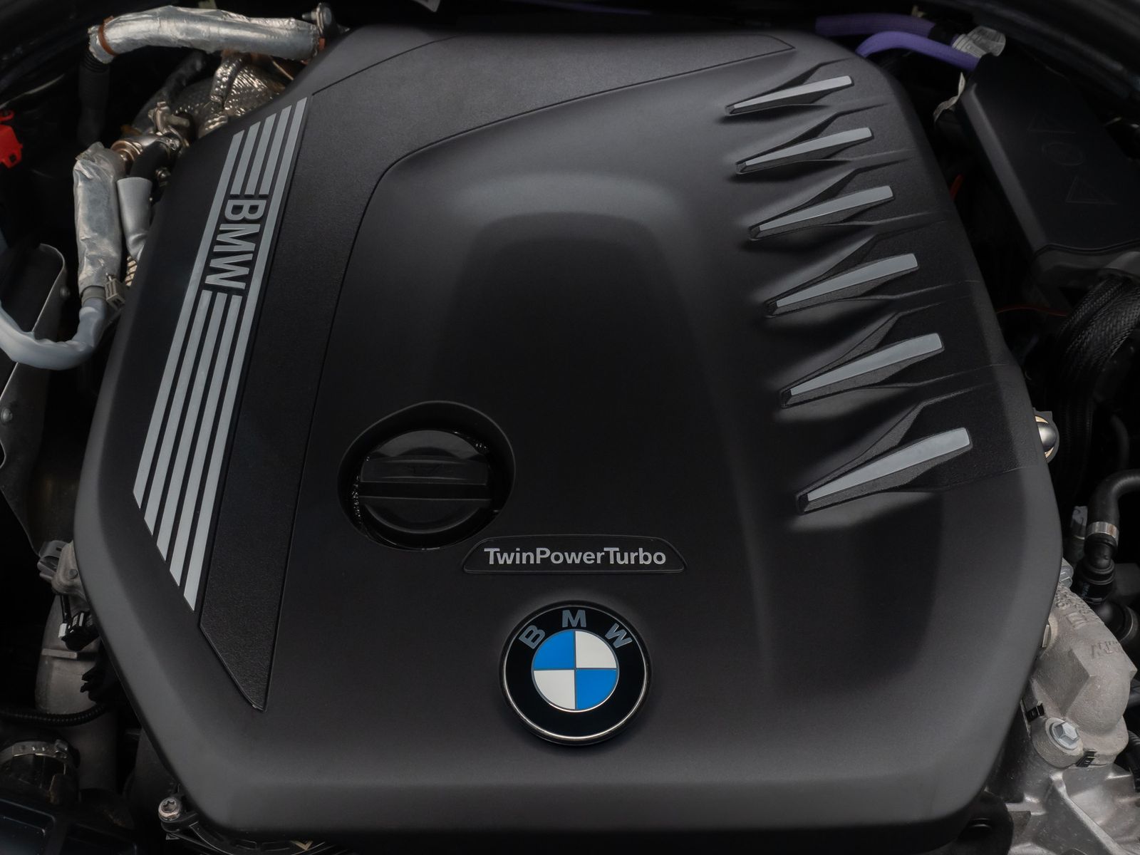 Fahrzeugabbildung BMW 530d Luxury Line HUD Kamera AHK Alarm Laser H/K