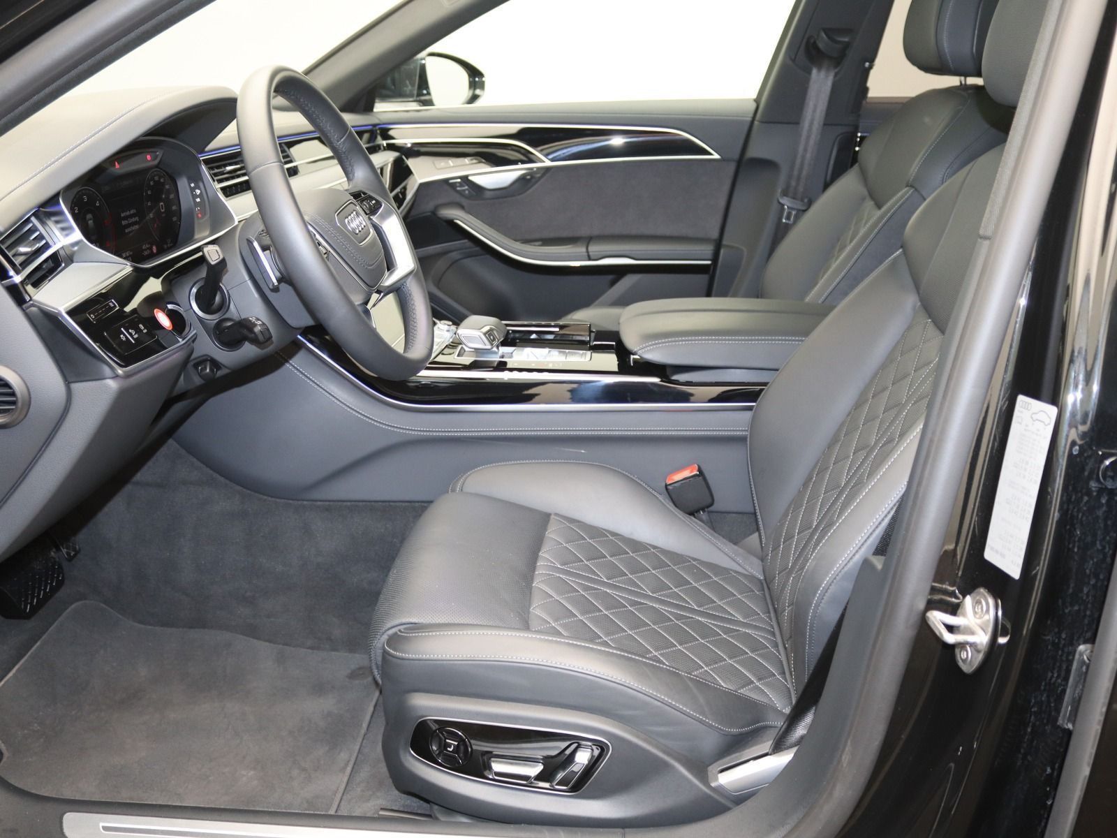 Audi A8 - Bild 14