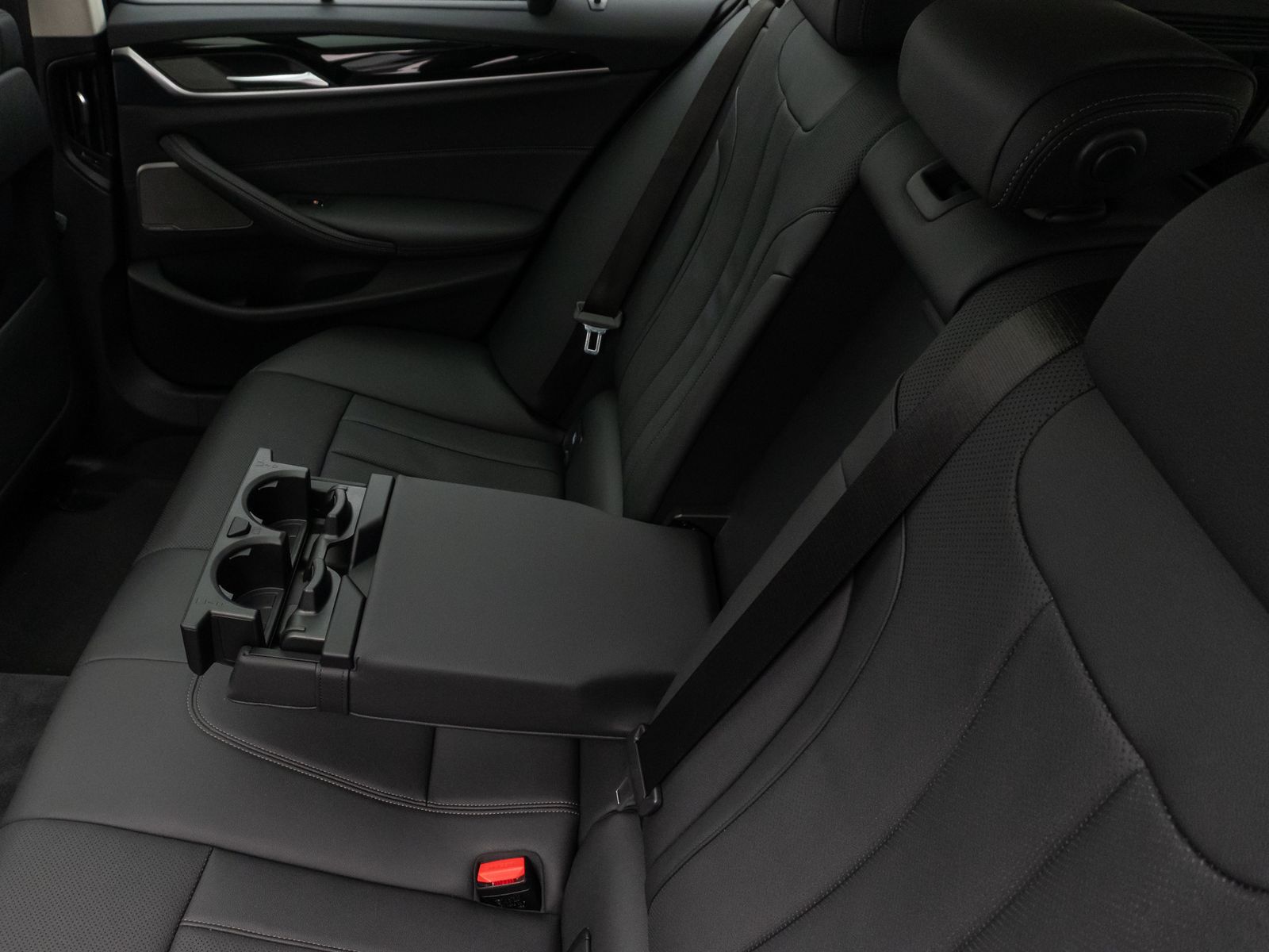 Fahrzeugabbildung BMW 530e xD Alarm DAB 360°Panorama H/K 4Klima Sport