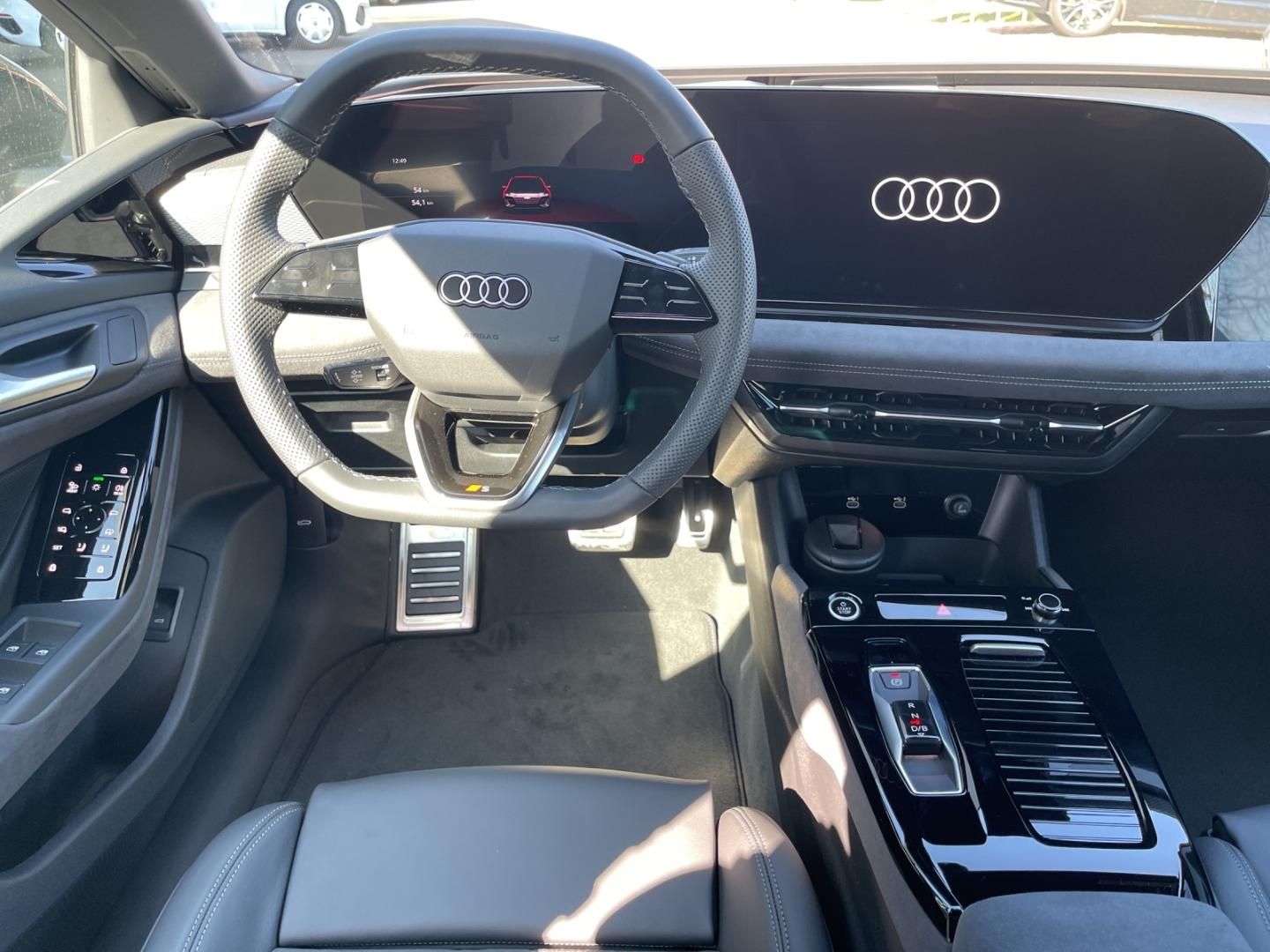 Fahrzeugabbildung Audi A6 Avant e-tron 2x S Line, Tech pro, MMI pro, 21
