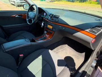 Mercedes E 200 - 8