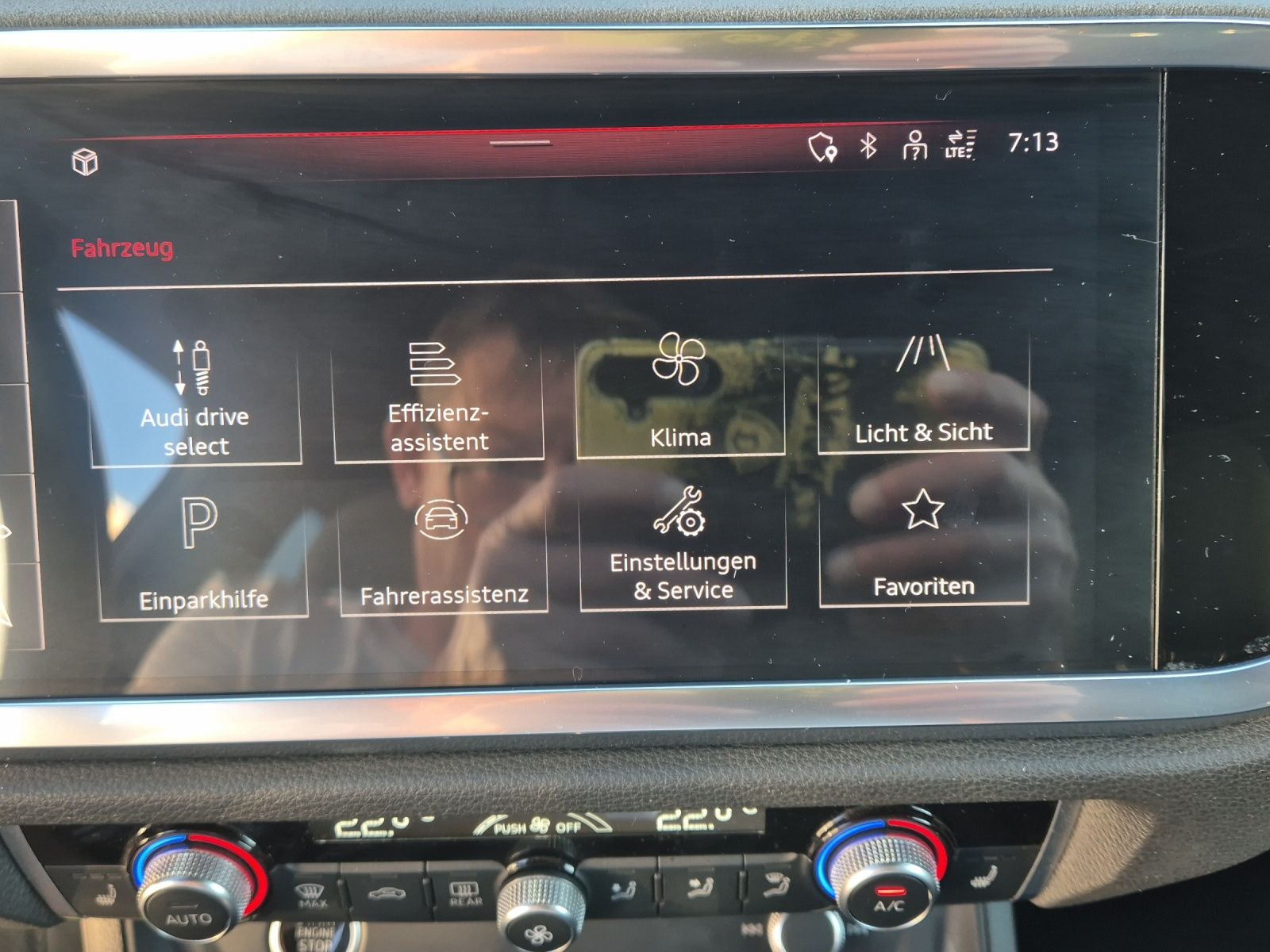 Fahrzeugabbildung Audi Q3 40 TDI quattro S-line S-tronic Matrix Navi AC