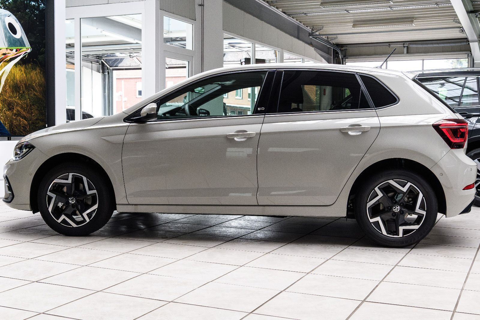 Fahrzeugabbildung Volkswagen Polo 1.0l TSI DSG Edition 50+Matrix+Navi+ACC