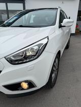 Hyundai ix35 2,0 122KW 4WD Leder GSSD Navi Xenon Kamera - Hyundai ix35: Allradantrieb, 2.0