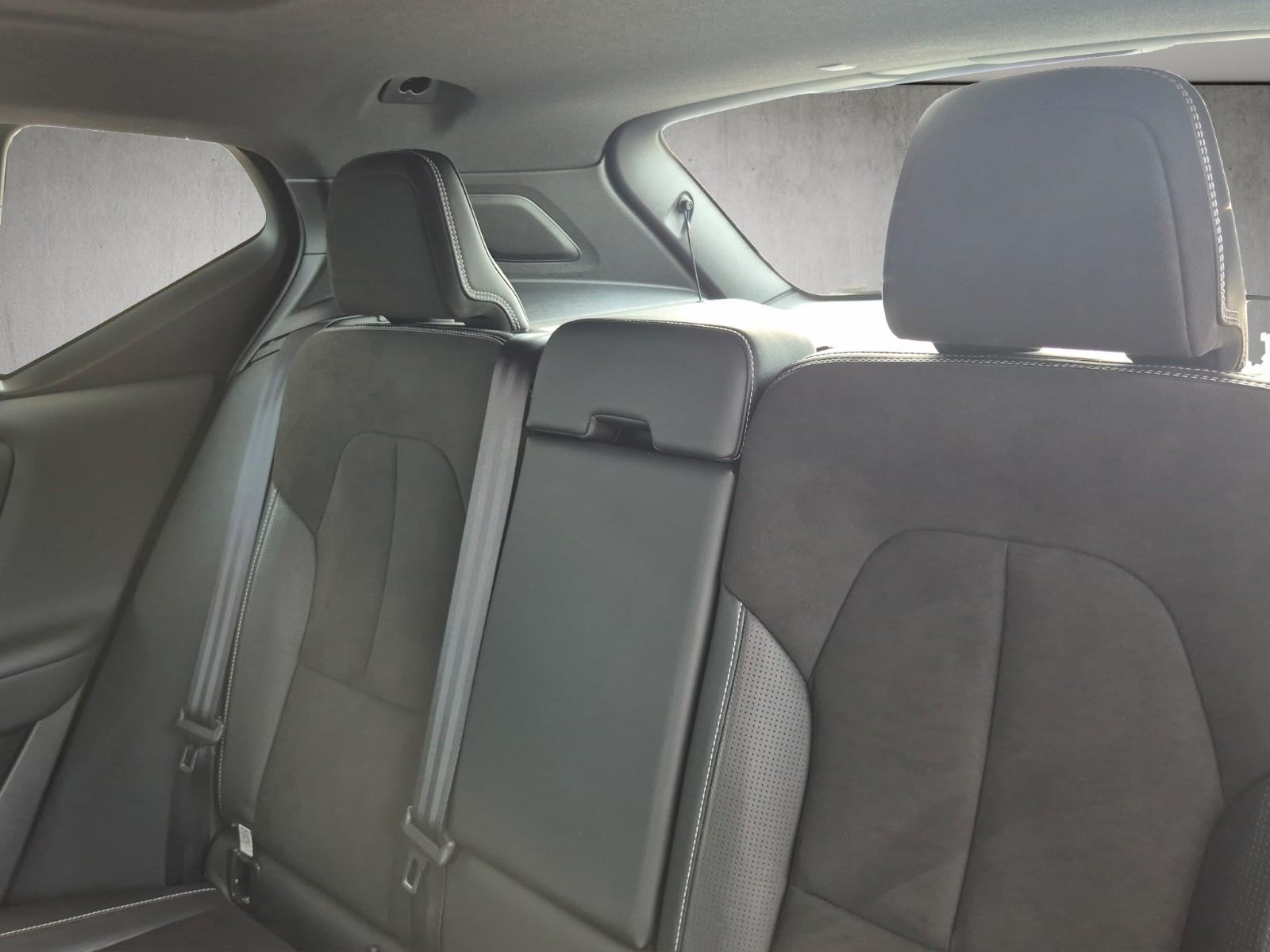Volvo XC40 T5 R Design AWD Pano H&K Carplay