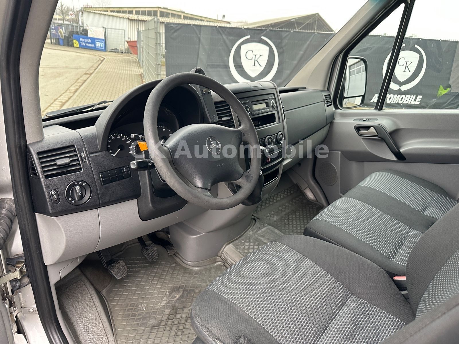 Fahrzeugabbildung Mercedes-Benz Sprinter II Kombi 315 CDI/9 Sitze/Klima/Tempomat