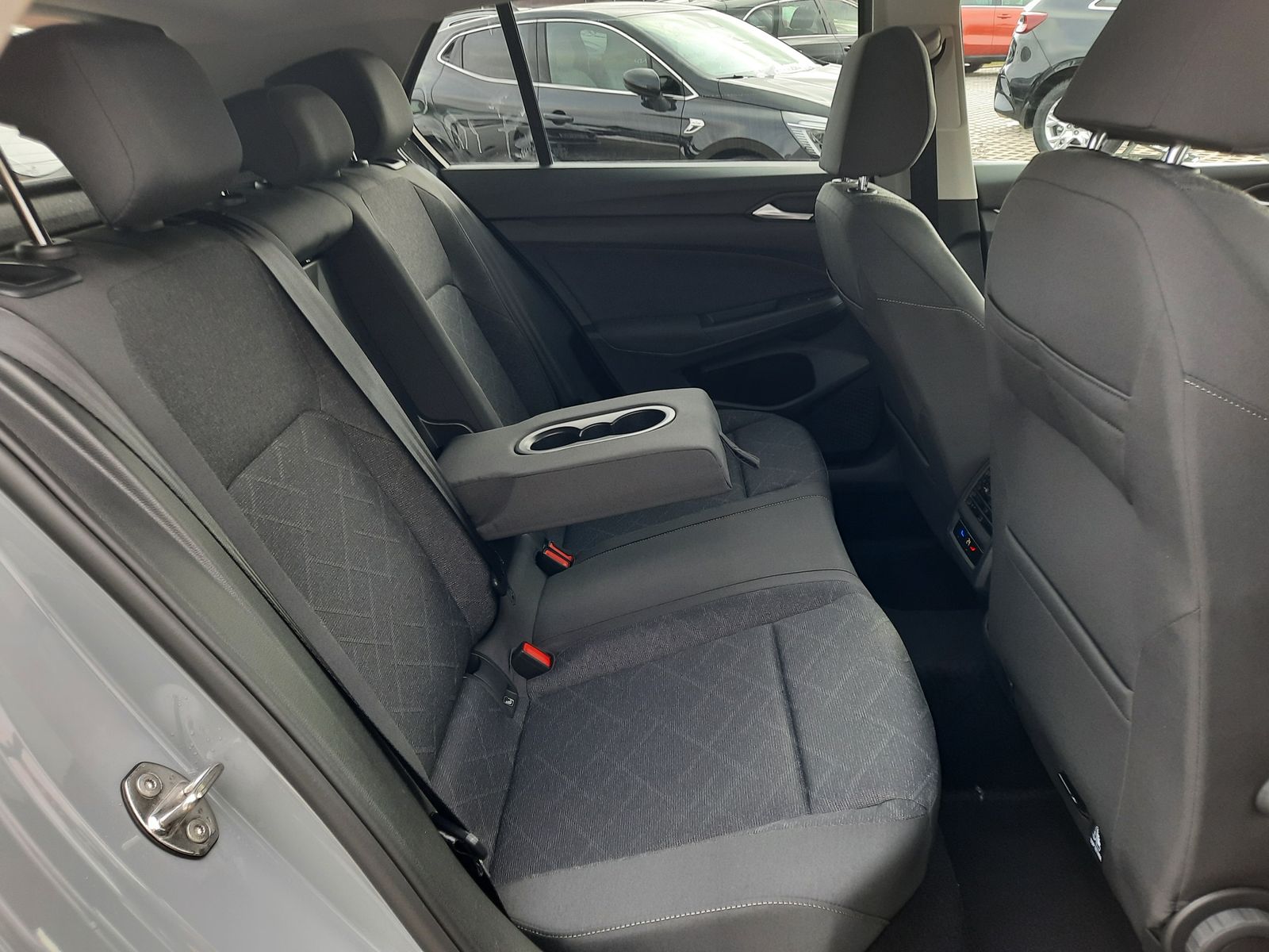 Fahrzeugabbildung Volkswagen Golf 2.0 TDI LED PANO VIRT. COCKPIT 18* ALU