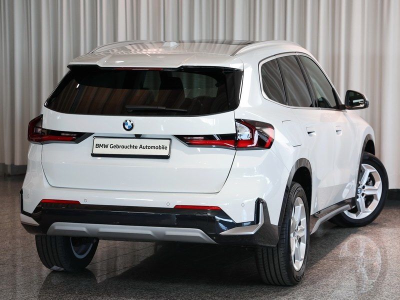BMW X1 xDrive23d xLine Adp.LED DrivAss+ 360° HUD imagem 3
