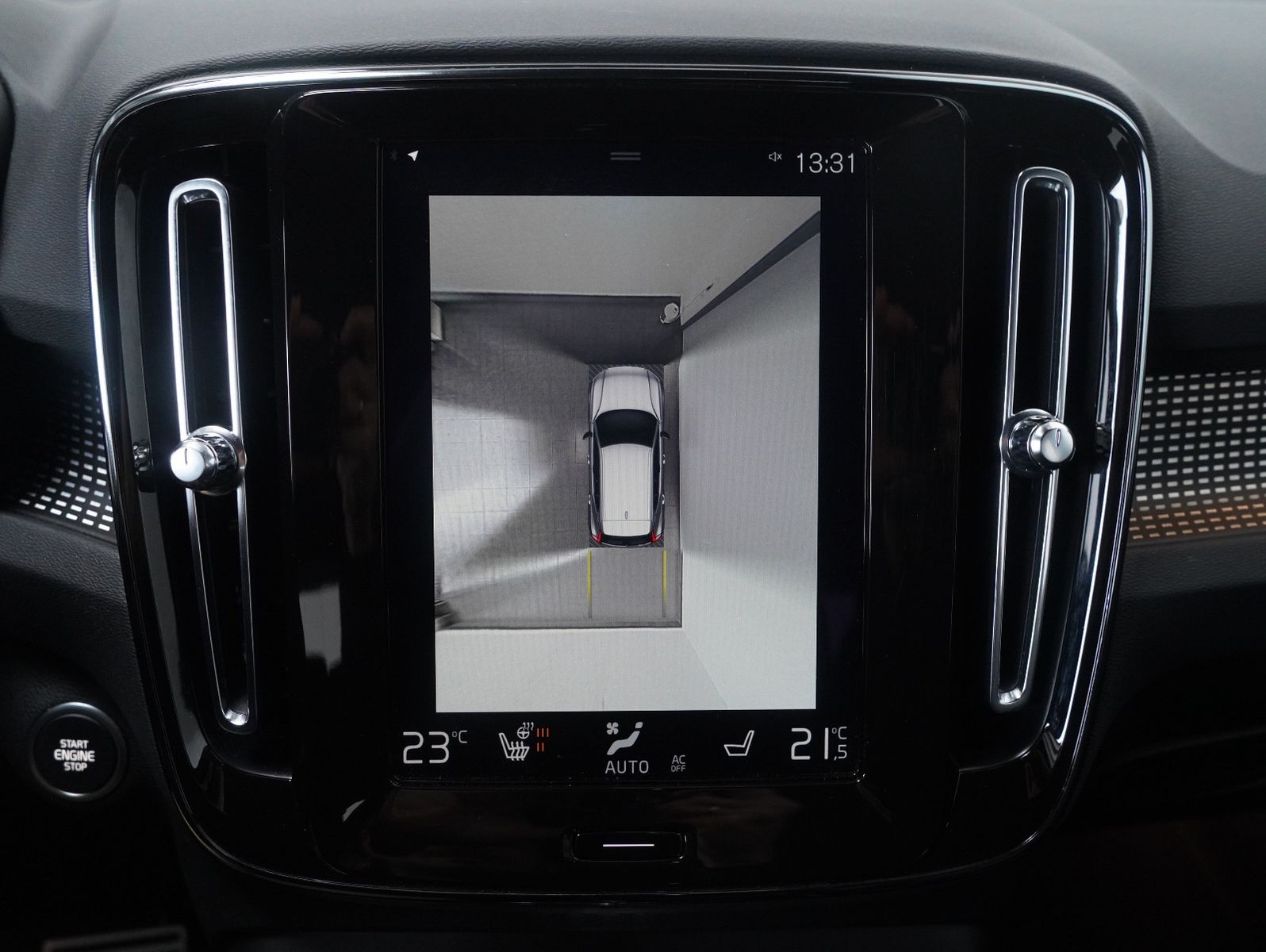 Fahrzeugabbildung Volvo XC40 B4 B R Design LED/NAVI/ACC/LEDER/360°