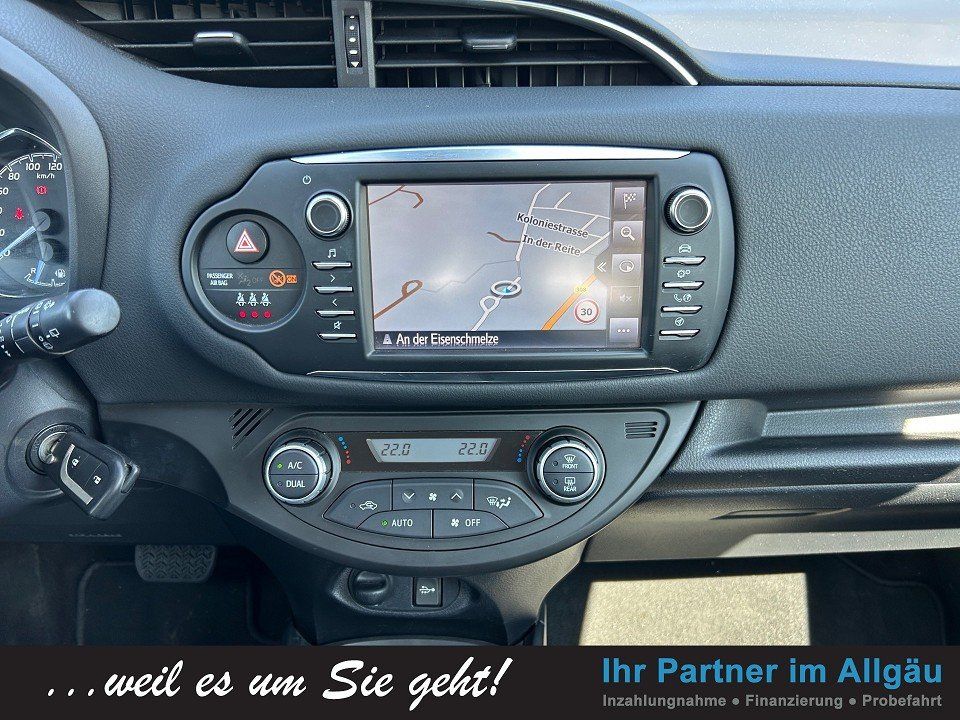 Fahrzeugabbildung Toyota YARIS HYBRID 1.5 AUT TEAM D NAV+KAMERA+PDC+KLIMA