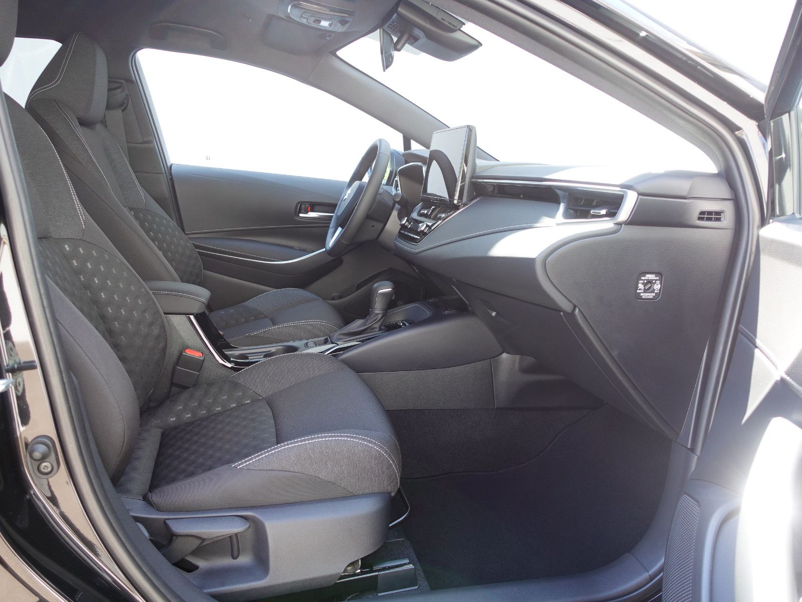 Fahrzeugabbildung Suzuki Swace  1.8 HYBRID CVT Comfort+,Navi,RFK