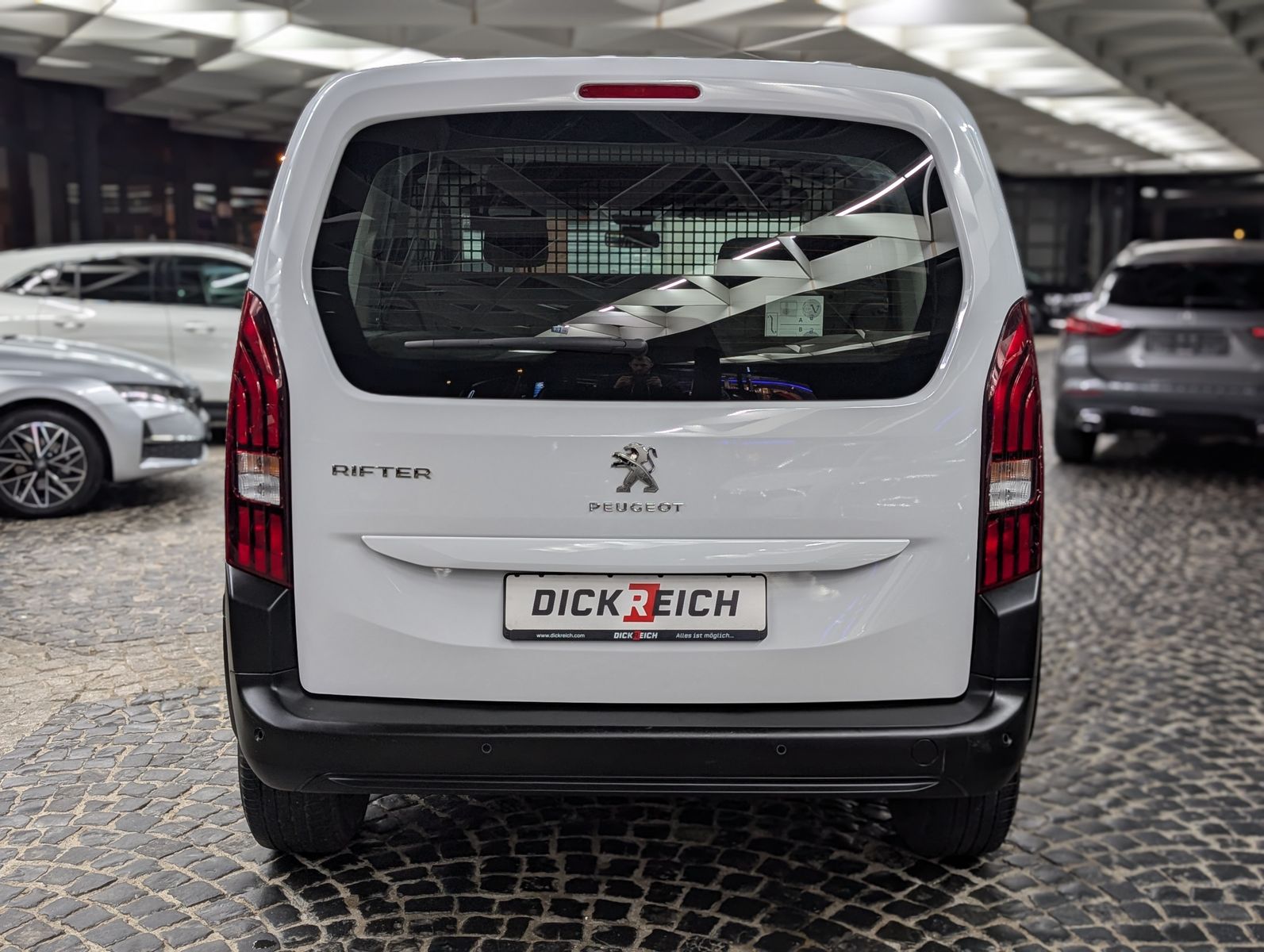 Fahrzeugabbildung Peugeot Rifter L1 Active BlueHDI TEMP PDC KLIMA BLUETOOT