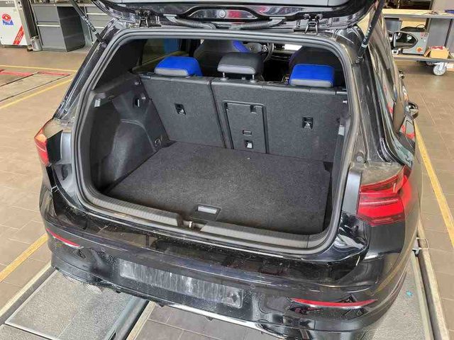 Golf VIII R 2.0 TSI DSG 4M BLACKSTYLE AKRA+PANO+