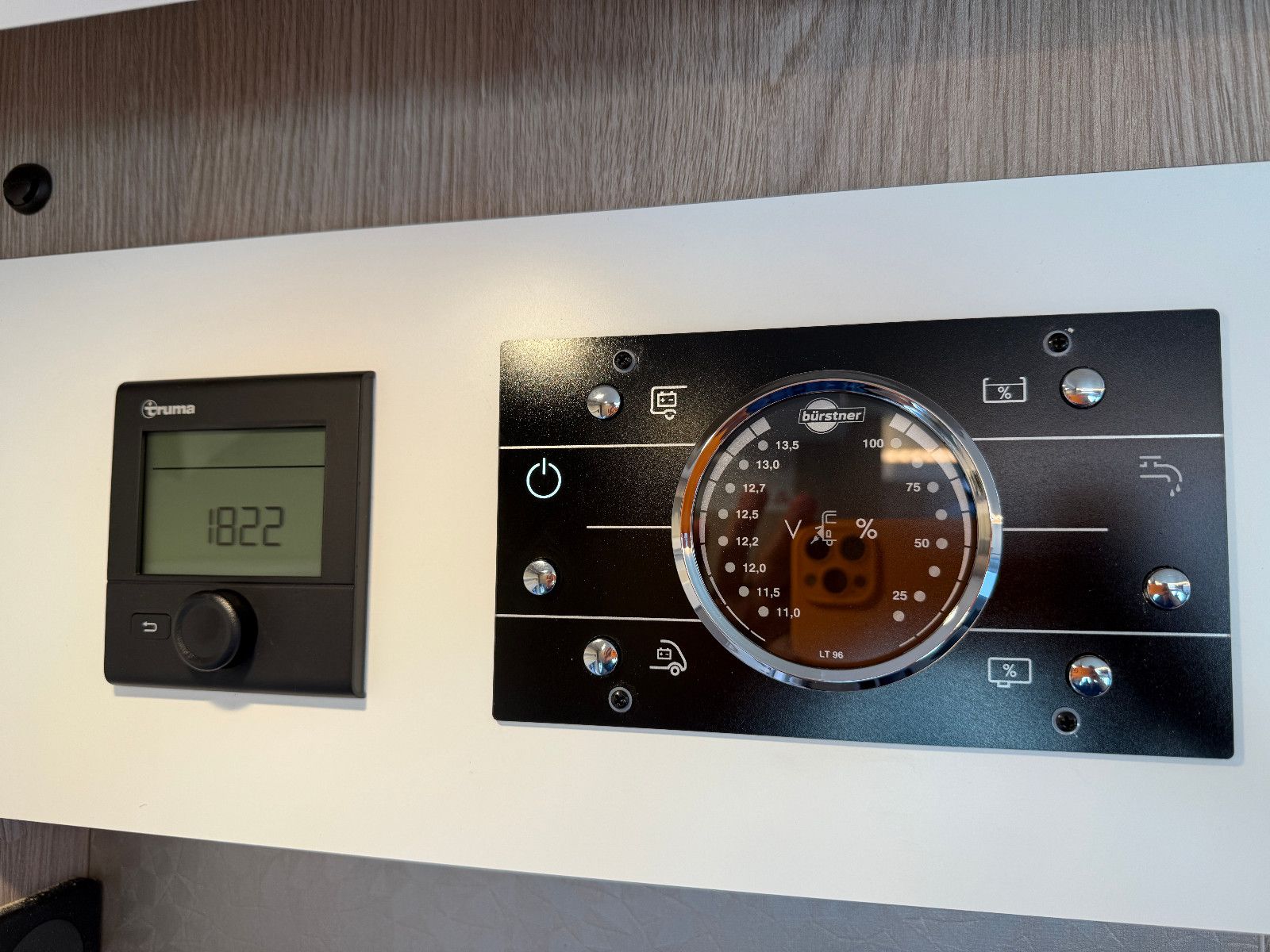 Fahrzeugabbildung Bürstner Lyseo Time Skyline 726G - Sie sparen 11.989€