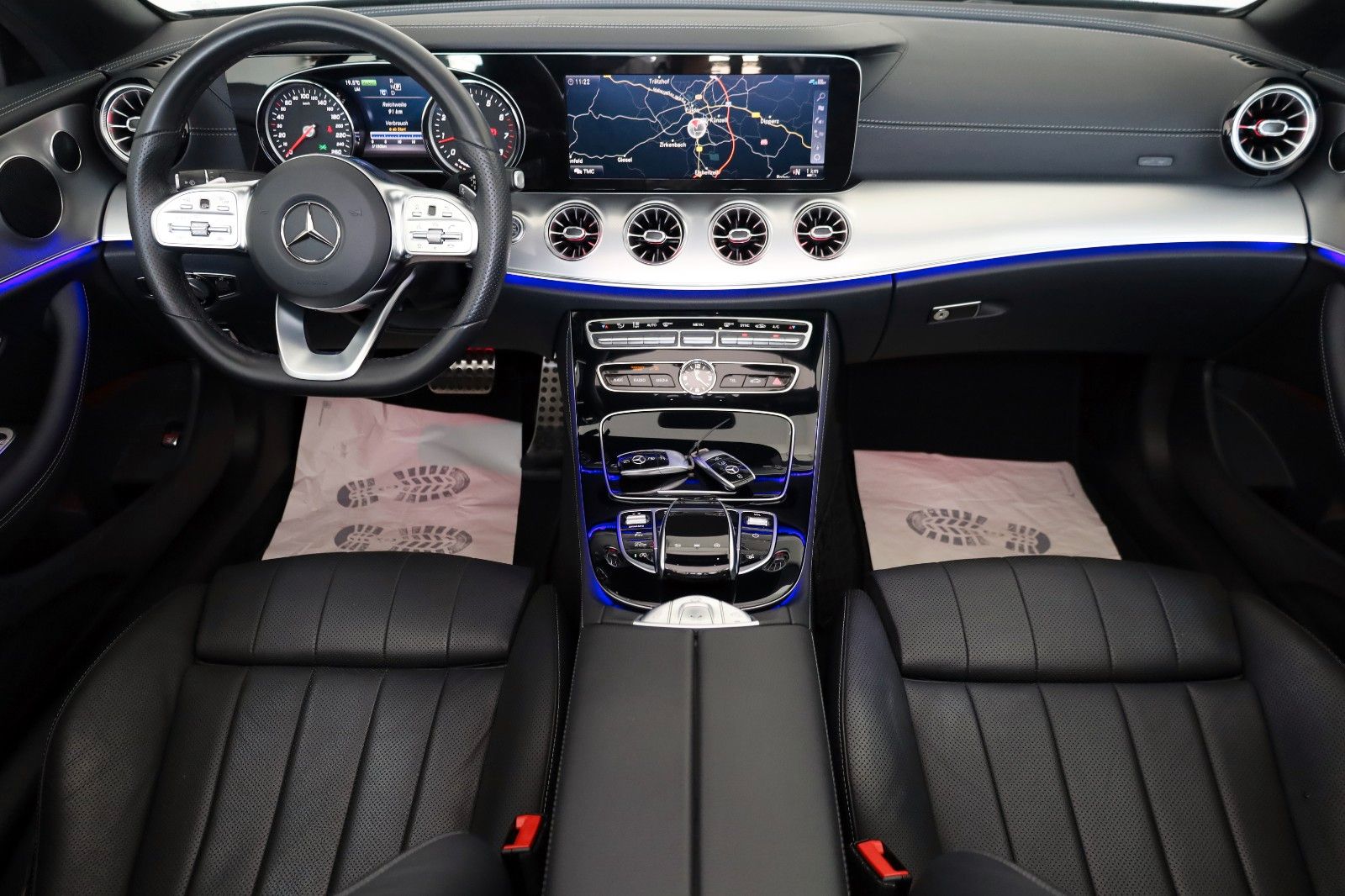 Fahrzeugabbildung Mercedes-Benz E 350 Cabrio AMG Line Leder,Navi,LED,Kamera,SH