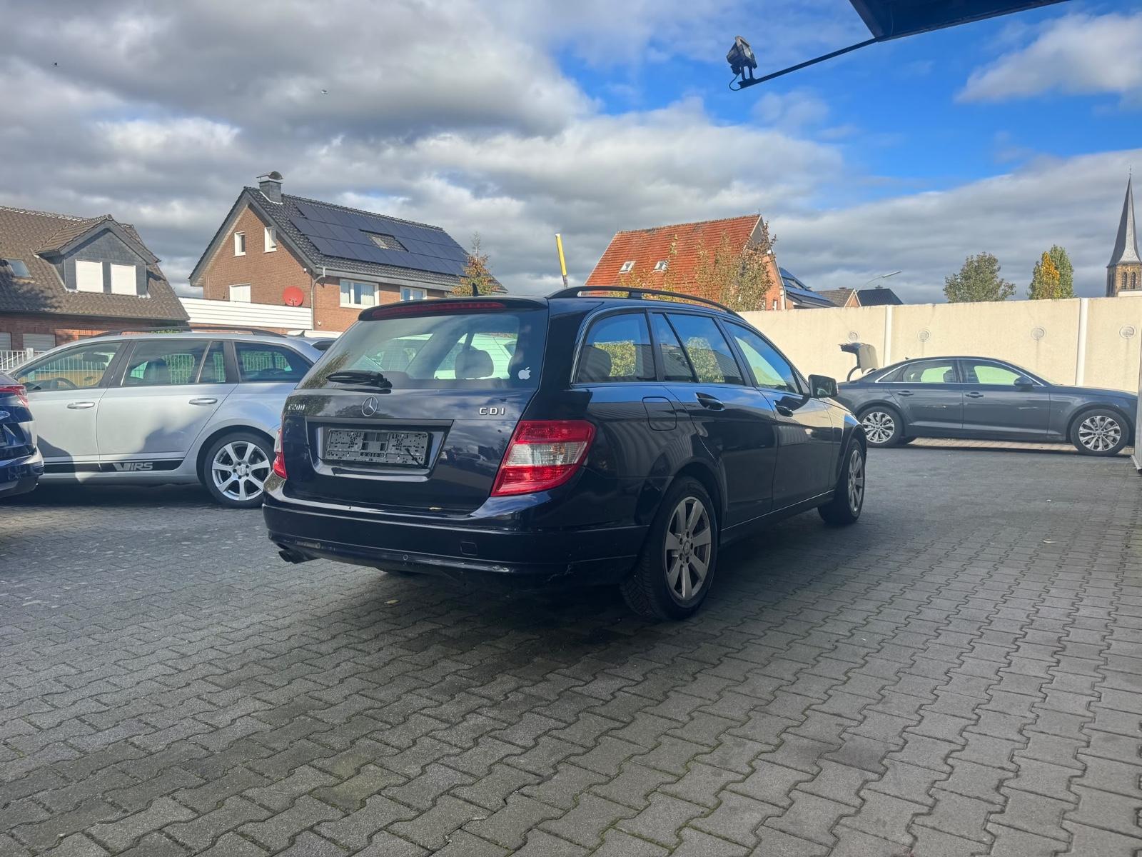 Mercedes-Benz C200 2008 — rear view
