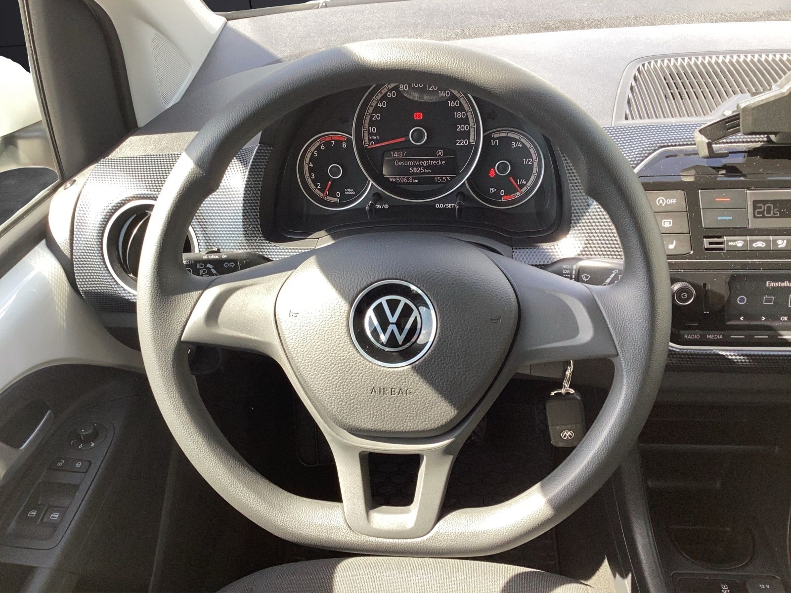 Fahrzeugabbildung Volkswagen up! 1.0 move Climatronic RFK DAB SH