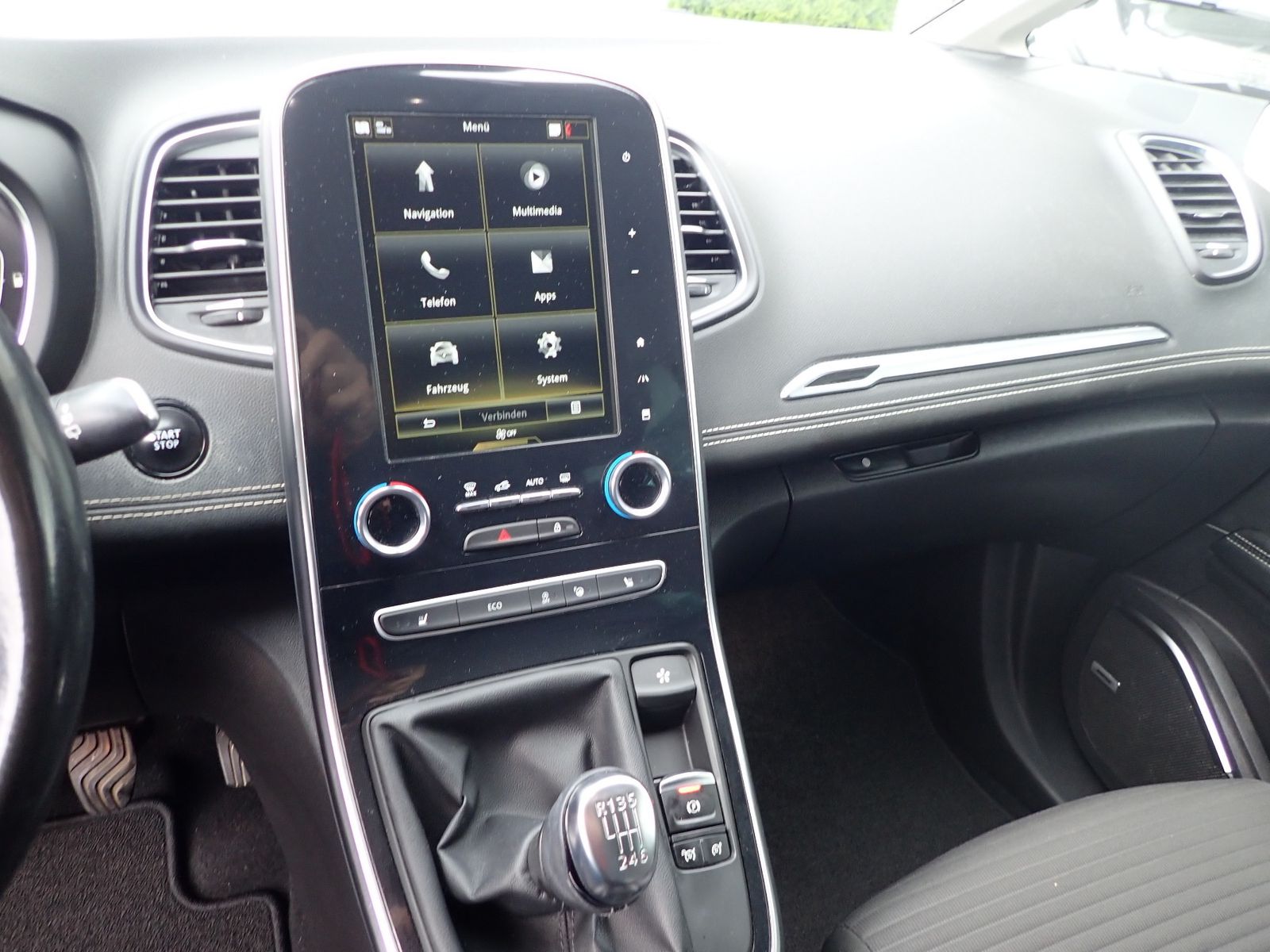 Fahrzeugabbildung Renault Grand Scenic TCe 160 BOSE EDITION 7-SITZER/NAVI/