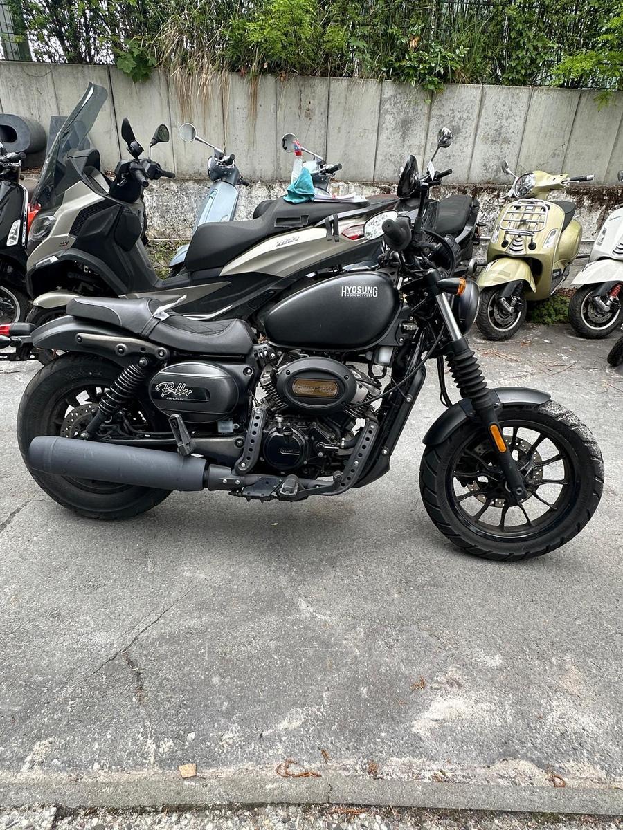 Hyosung GV 125 V2 Bobber 2 Zylinder für Kenner