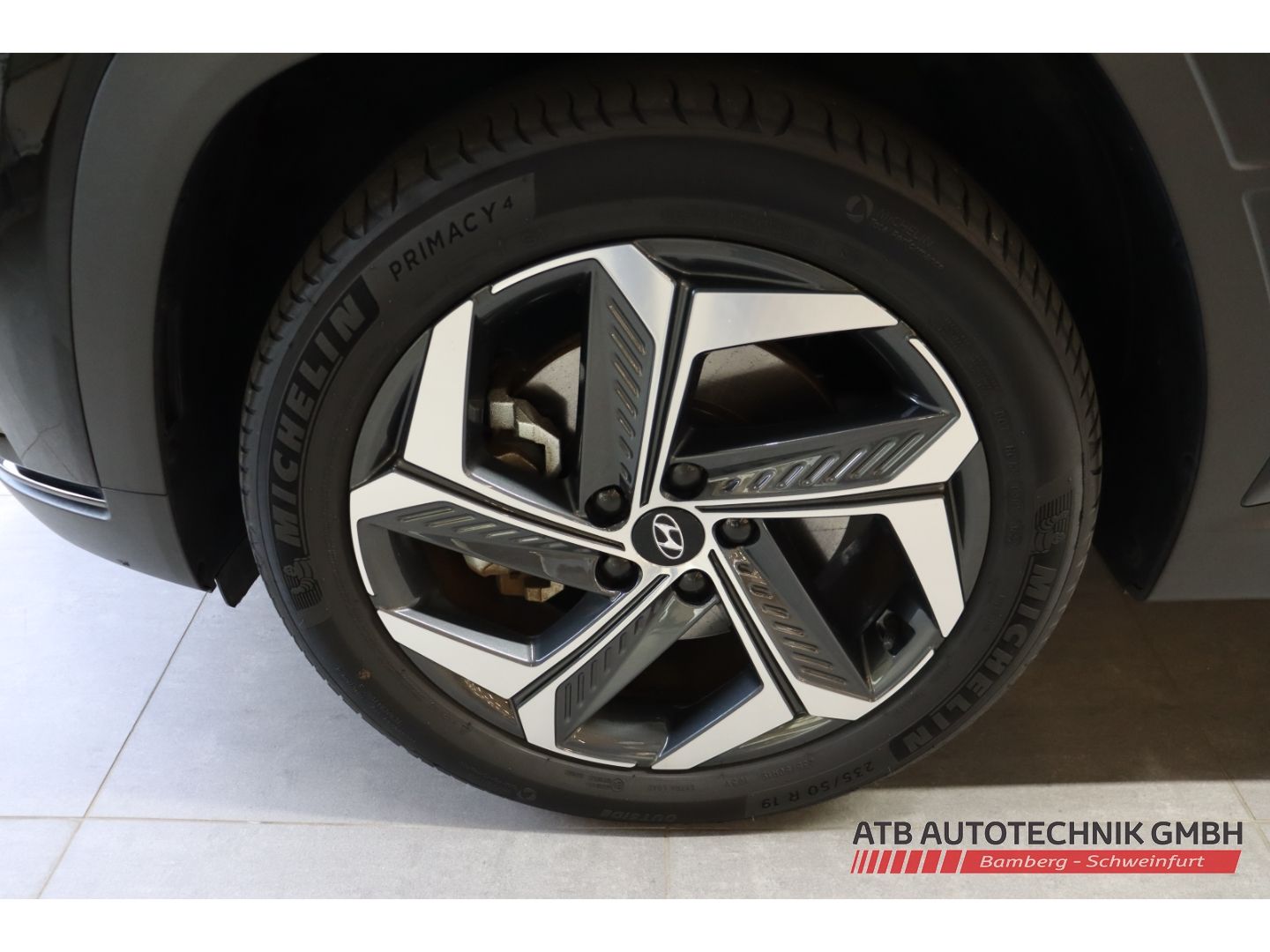 Fahrzeugabbildung Hyundai Tucson PHEV 1.6 T-GDi 4WD 97,8% SOH Funkions- /L