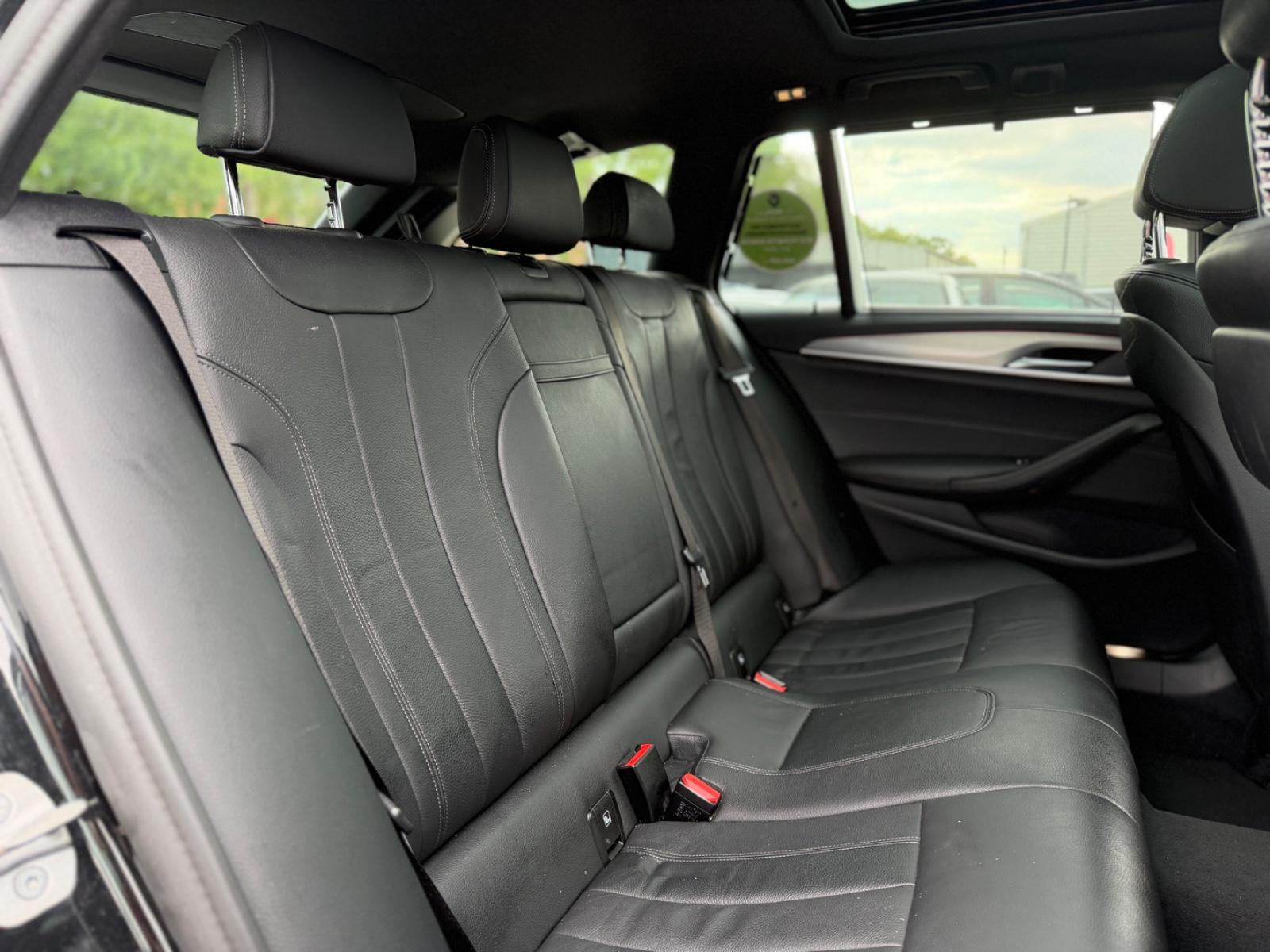 BMW 530d Touring*PANO*LEDER*HUD*LED*HIFI*APPLECAR*