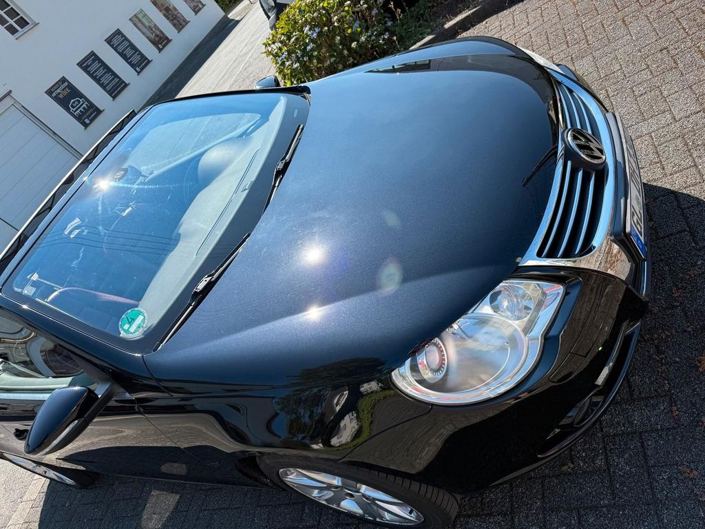 Volkswagen Eos Cabriolet in Schwarz  Top. ...