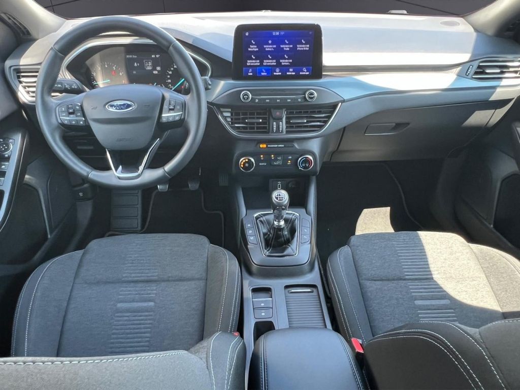 FORD Focus Lim. Active KLIMA,NAVI,PDC,TEMPOMAT,LED FORD Focus Lim. Active KLIMA,NAVI,PDC,TEMPOMAT,LED