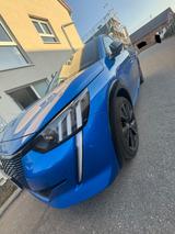 Peugeot e-208 136 GT sehr gepflegt  - blaue Peugeot e-208