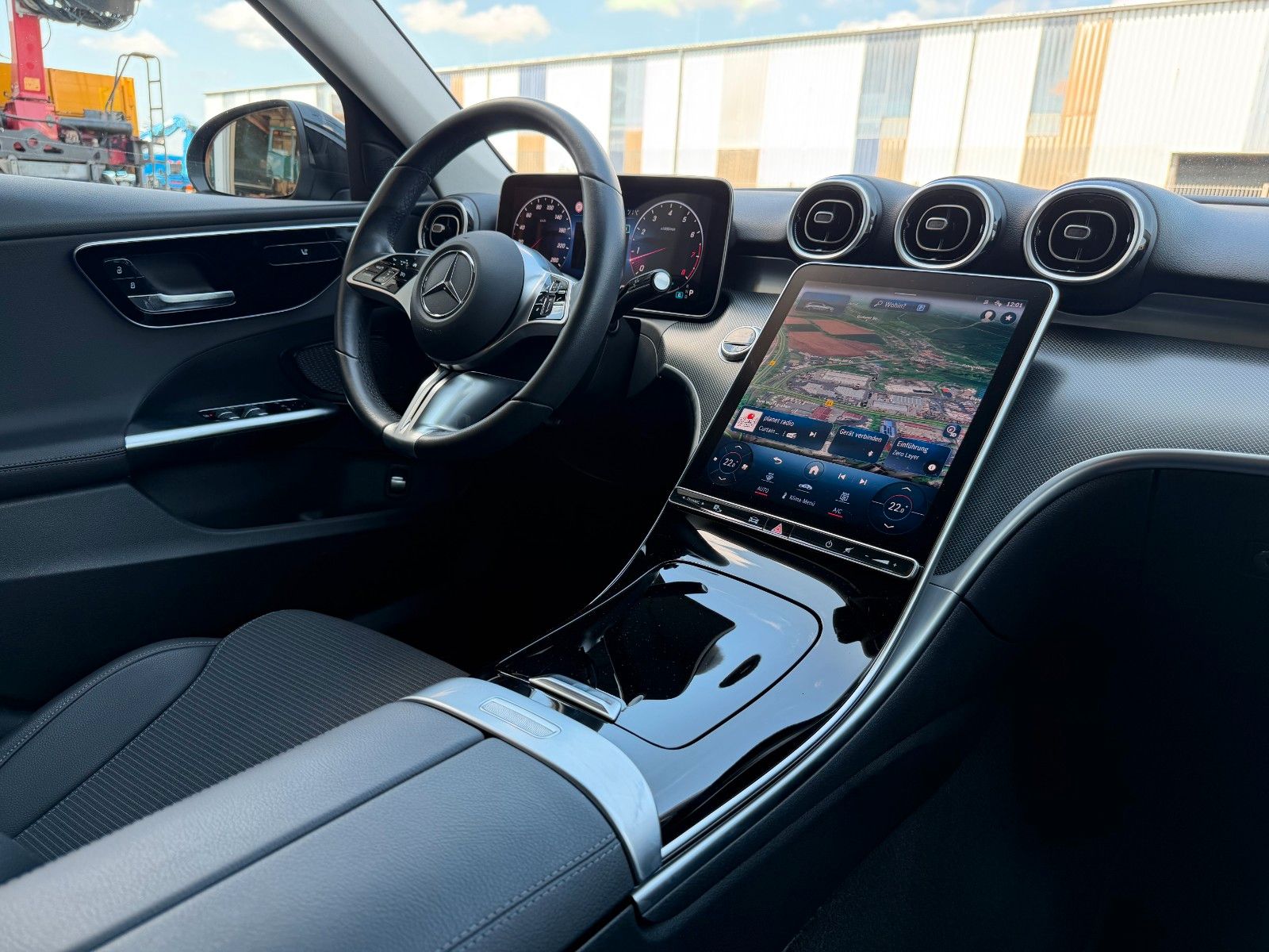 Fahrzeugabbildung Mercedes-Benz C 200 T Avantgarde+RKamera+SpurhaltA+Ambiente