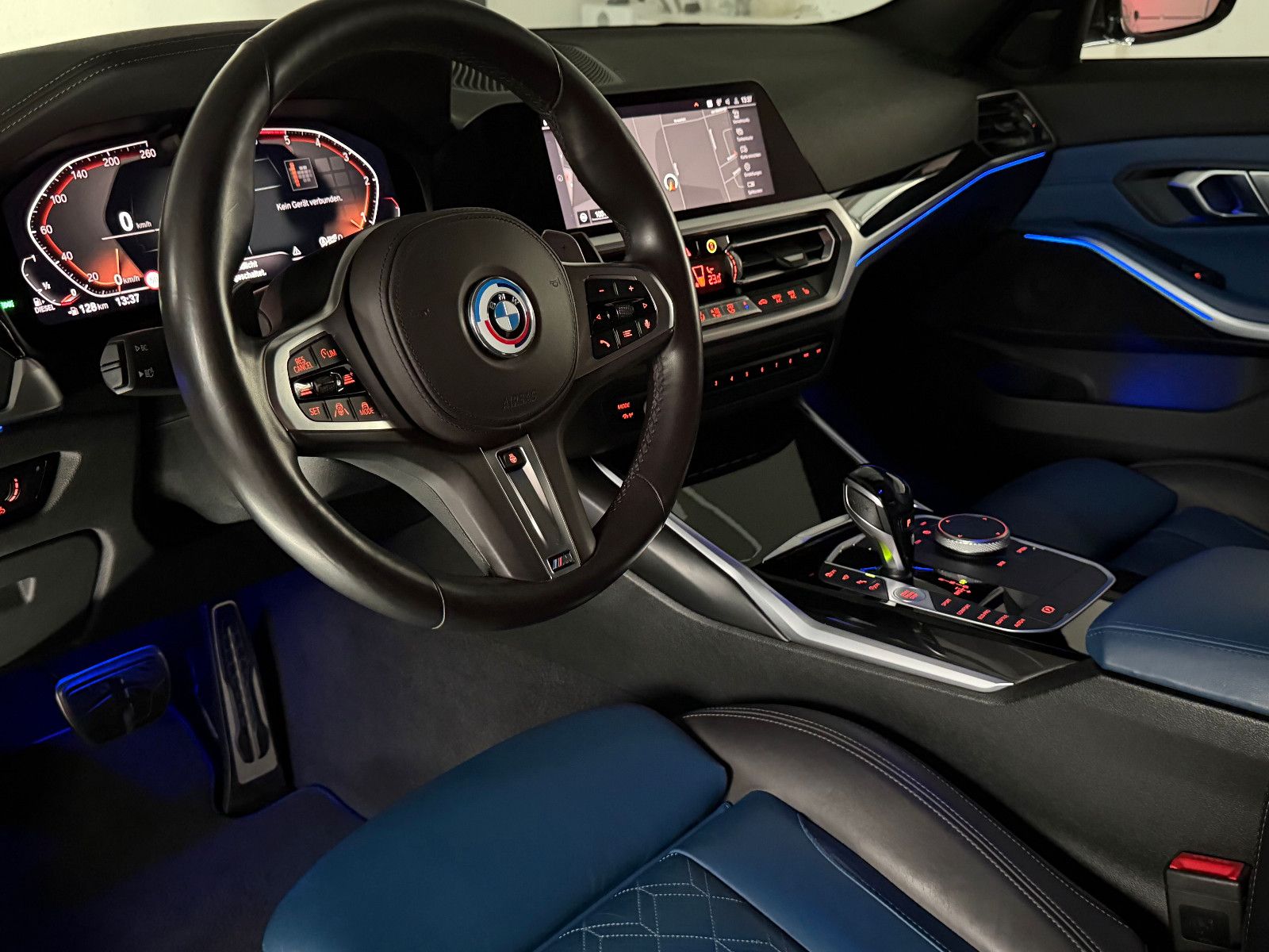 Fahrzeugabbildung BMW 330 d xDrive M SPORT/360*/ACC/HuD/LASER/DE FZG