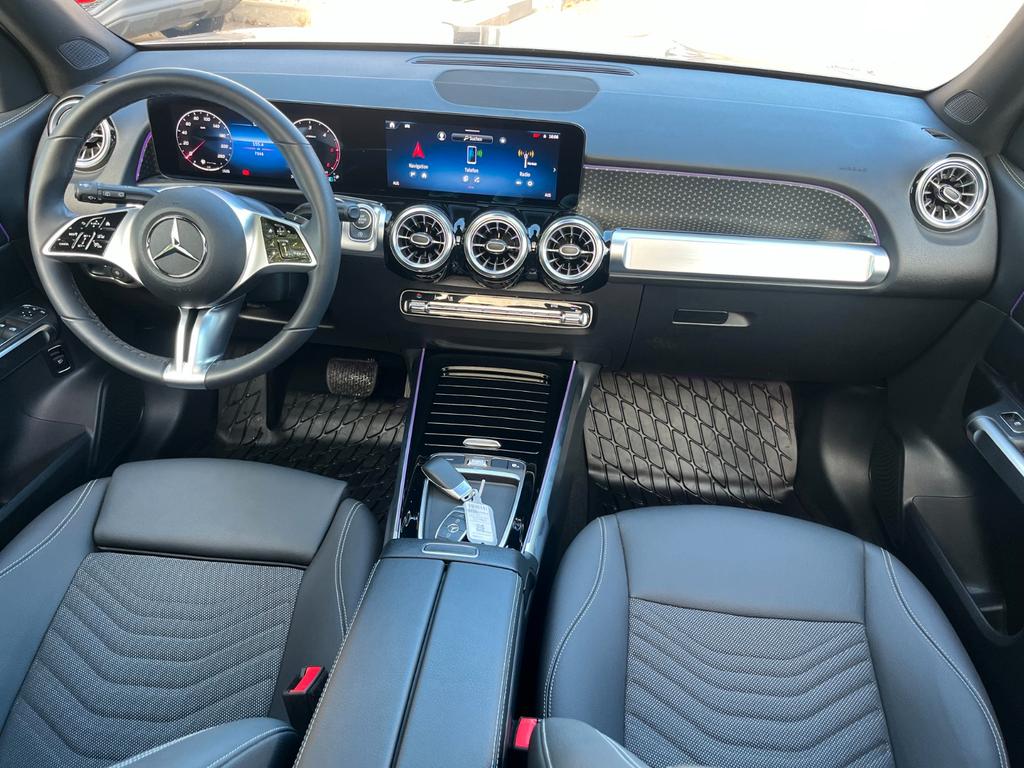 Mercedes-Benz GLB 220