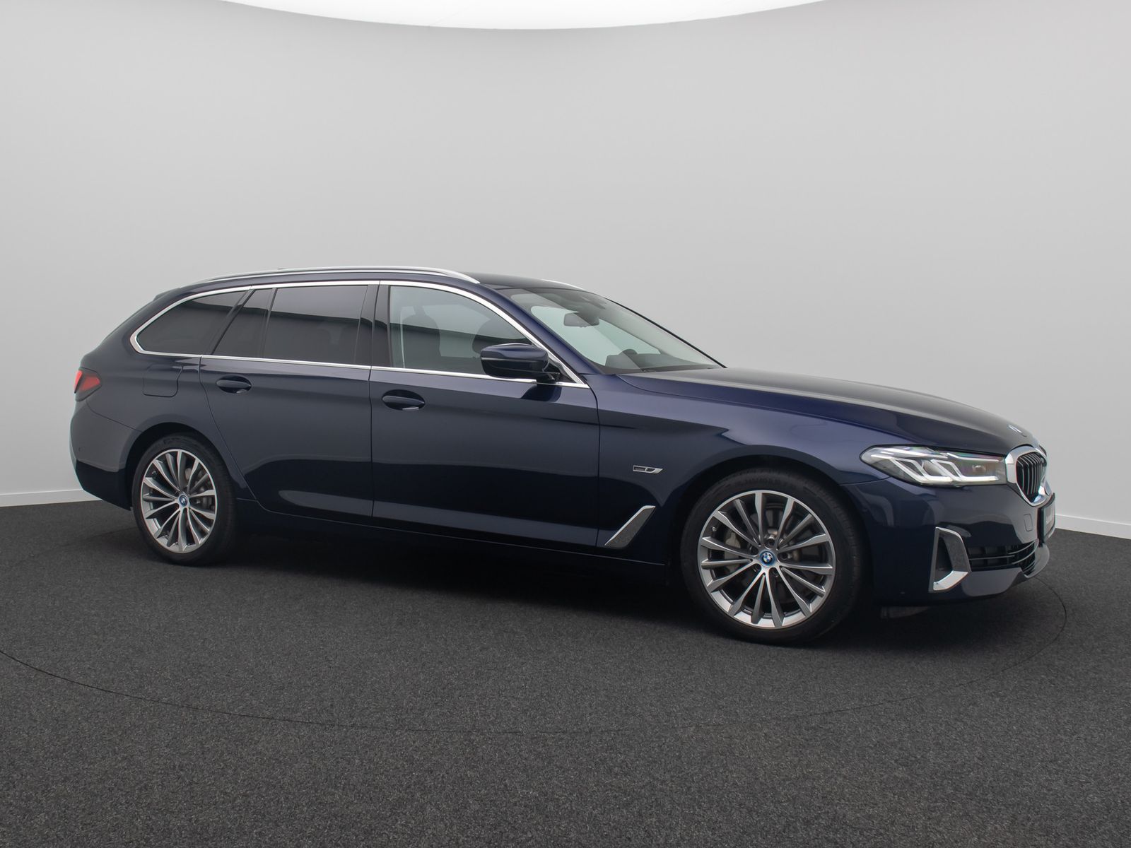Fahrzeugabbildung BMW 530e Luxury Line DAB Laser 4*Klima Kamera Sport