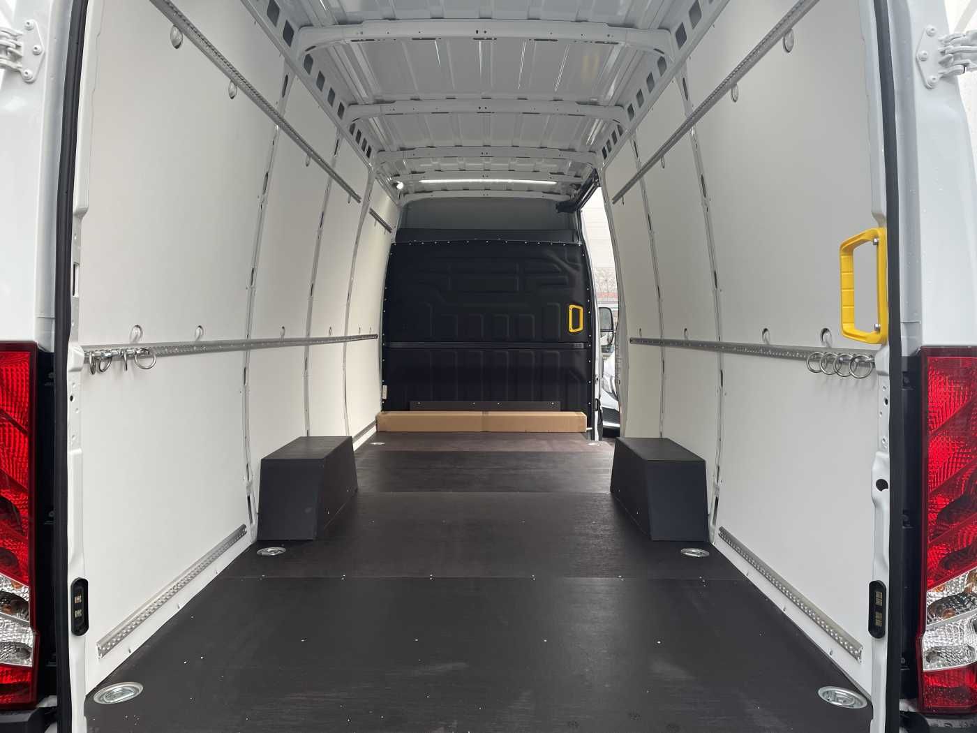 Fahrzeugabbildung Iveco Daily 35S18 A8 3.0L *AHK*Automatik*LED*Standh*