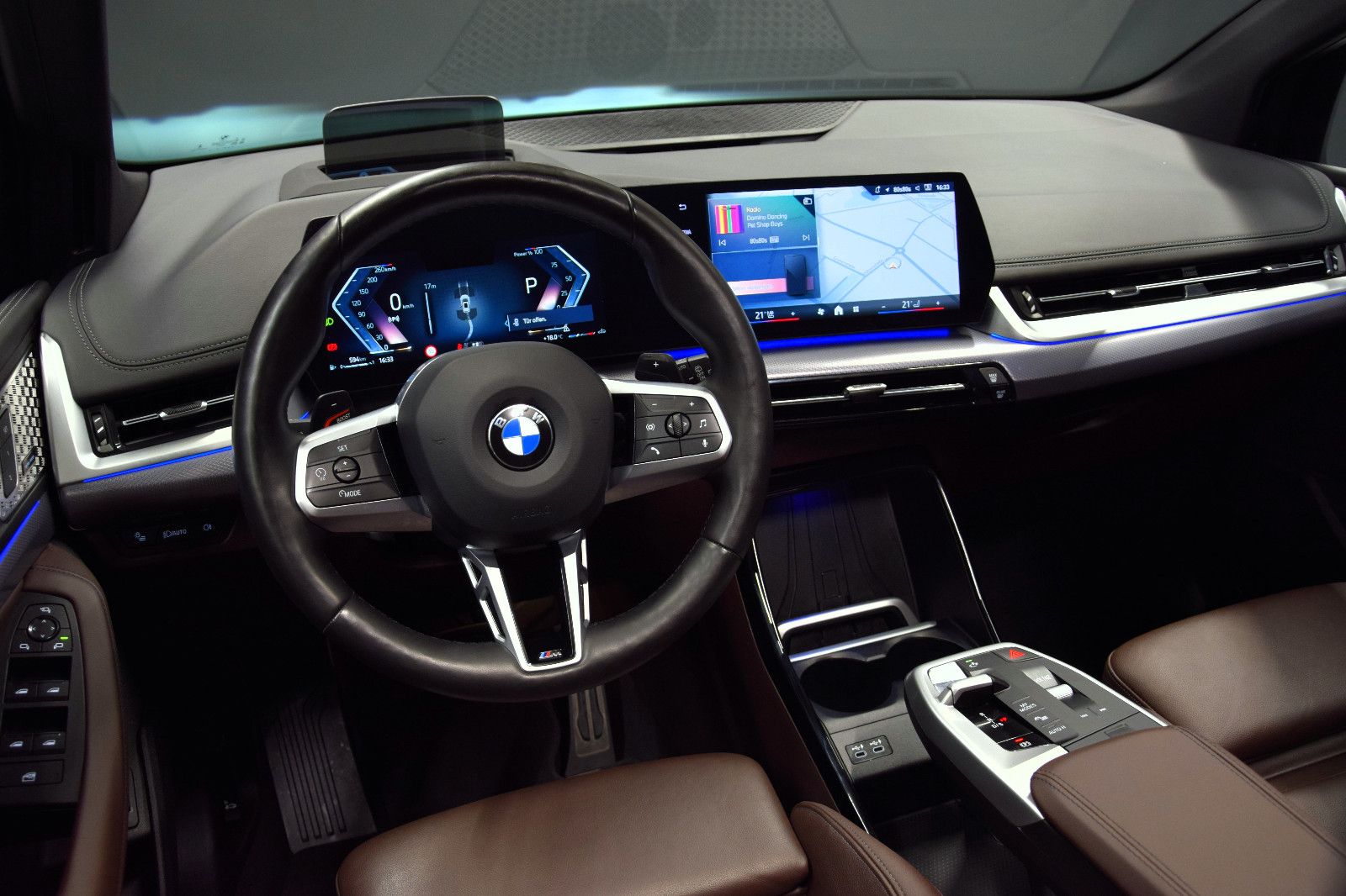 Fahrzeugabbildung BMW 218i Active Tourer HuD Pano Memory Harman Kardon