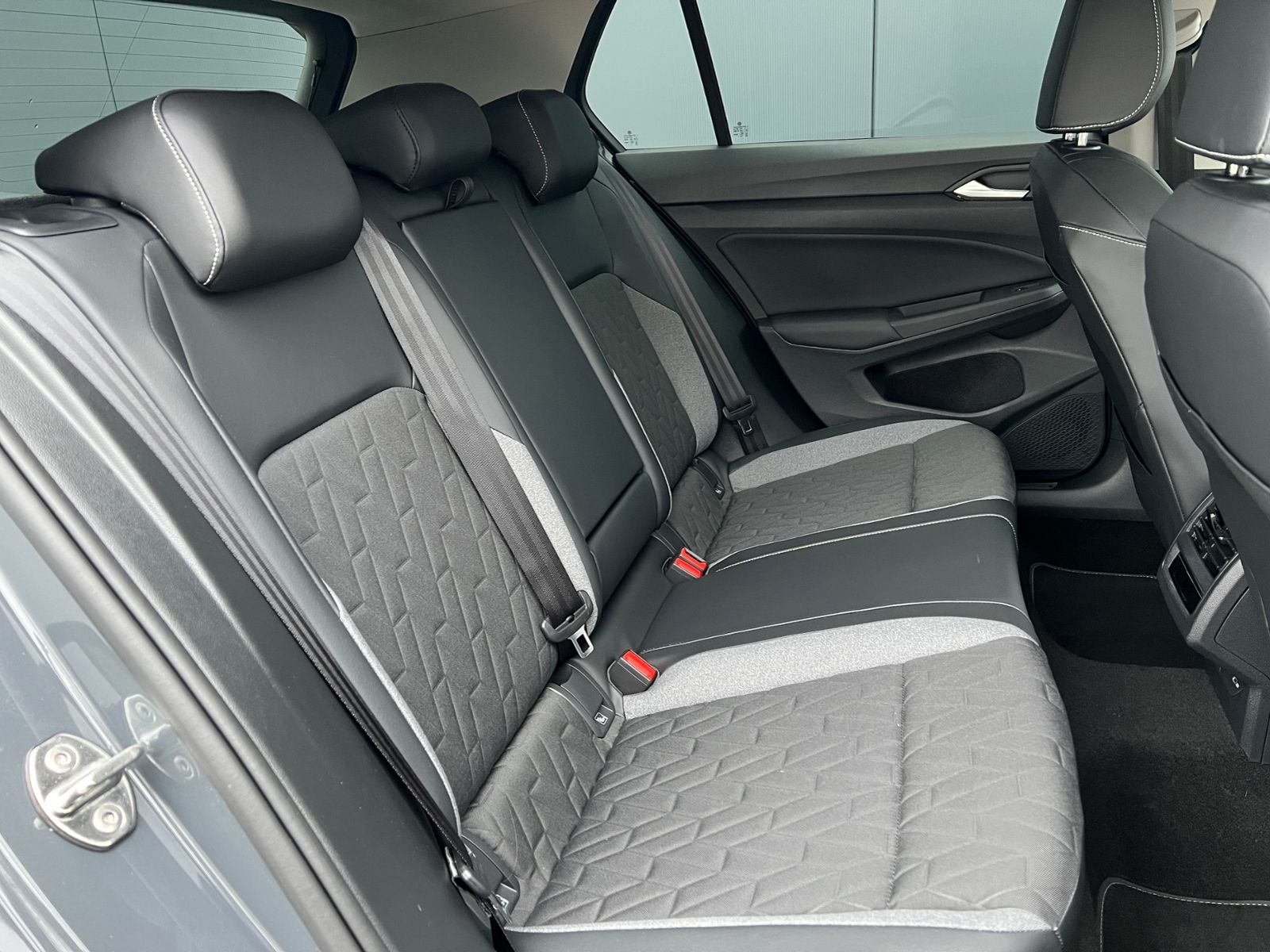 Fahrzeugabbildung Volkswagen Golf VIII GOAL 1.5 TSI *LED, App Connect, 16'-LM