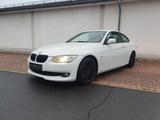 BMW 320i Coupe - BMW 320 aus 2010: Coupe, 320i