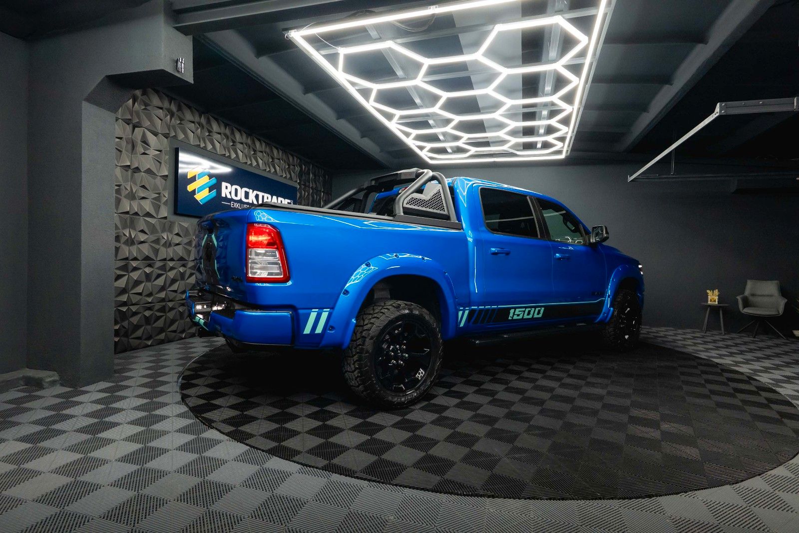 Fahrzeugabbildung Dodge RAM 5.7 V8 HEMI 4x4 LIMITED Blue Edition Offroad