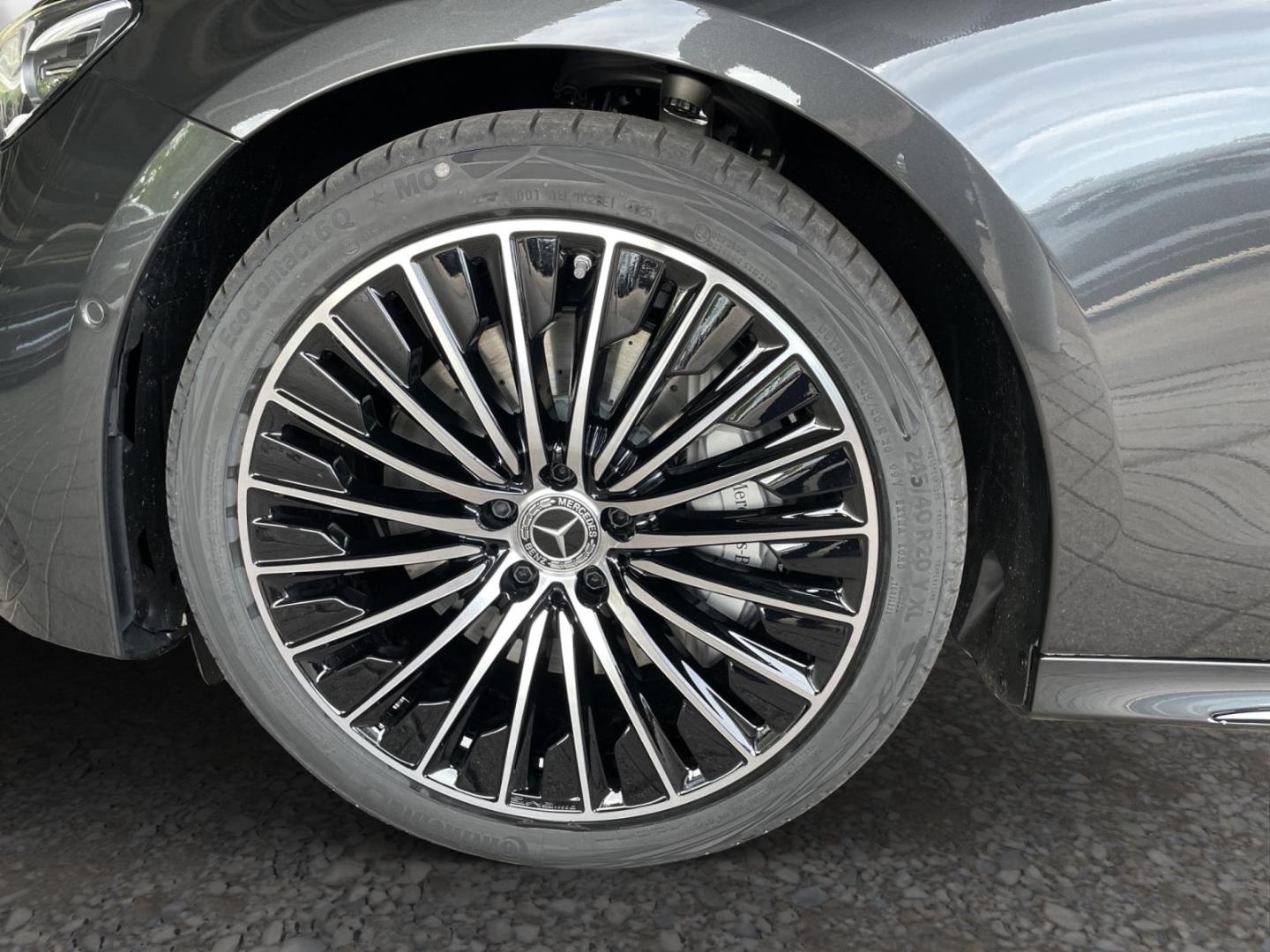 Mercedes-Benz E 220 d 4MATIC T-Modell AMG AHK-klappbar El. Pan