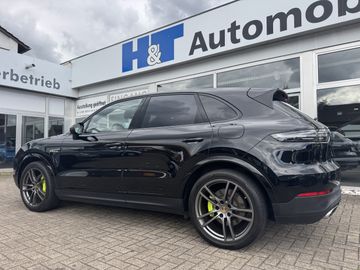 Porsche Cayenne - 2