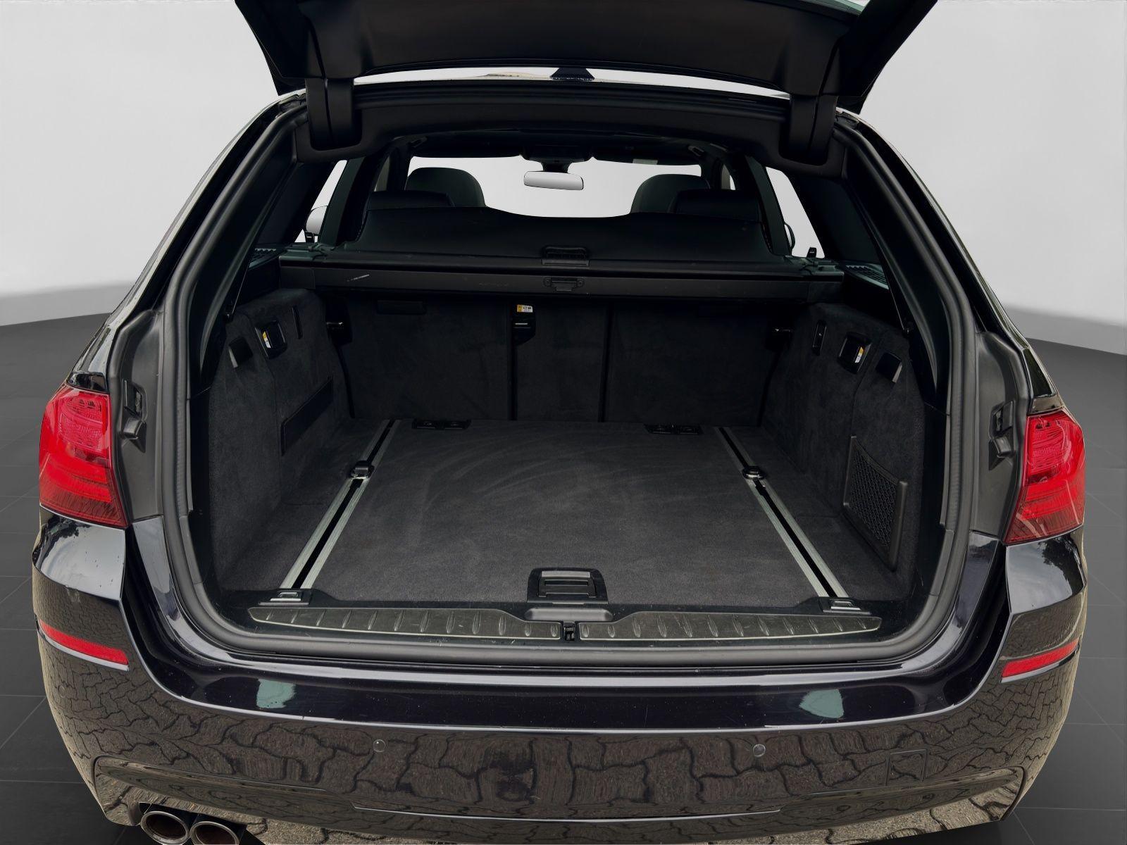 BMW 530 xD Touring M SPORTPAKET AHK PANO LEDER
