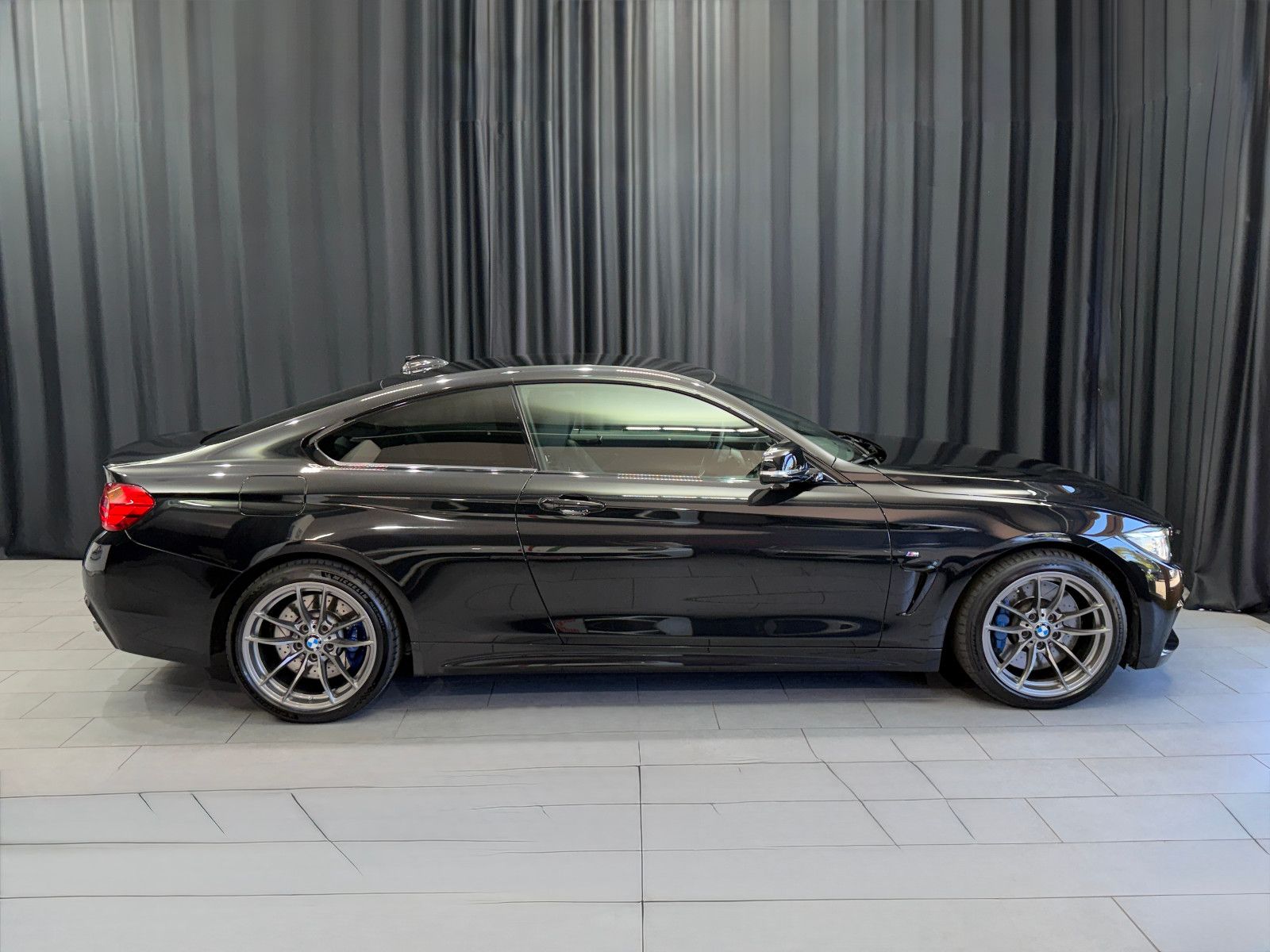 Fahrzeugabbildung BMW 435 i Coupe|SCHALTER|M-Performance|HIFI|LEDER