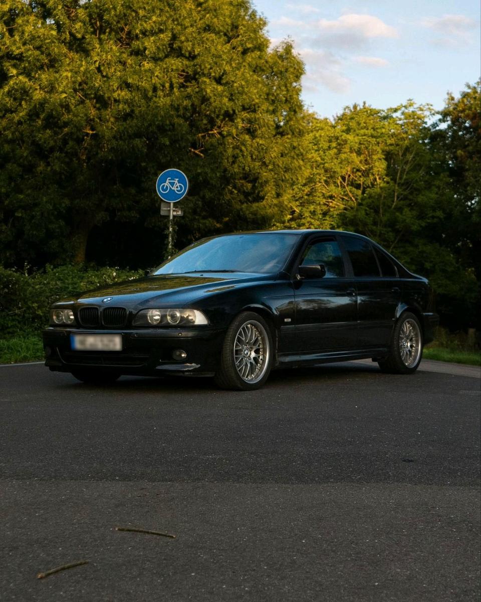 BMW 525