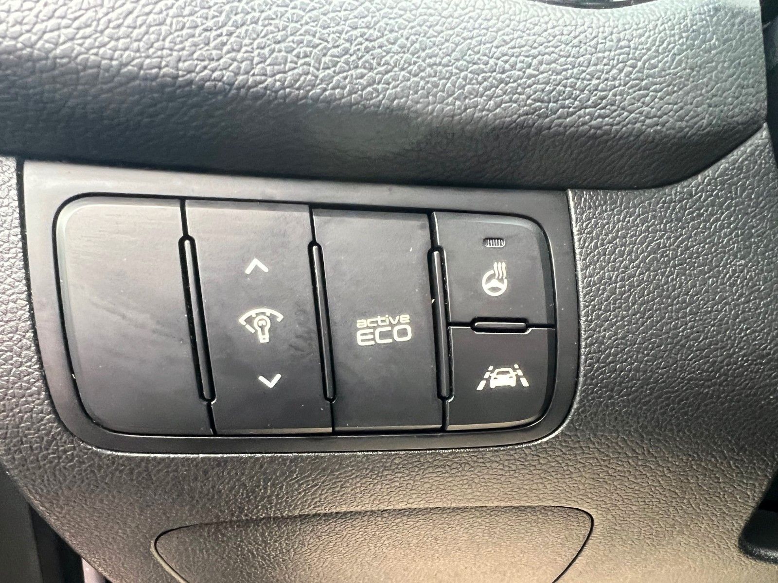 Fahrzeugabbildung Kia KIA CEED 1.6 DCT SPIRIT AUTOMATIK PANORAMADA