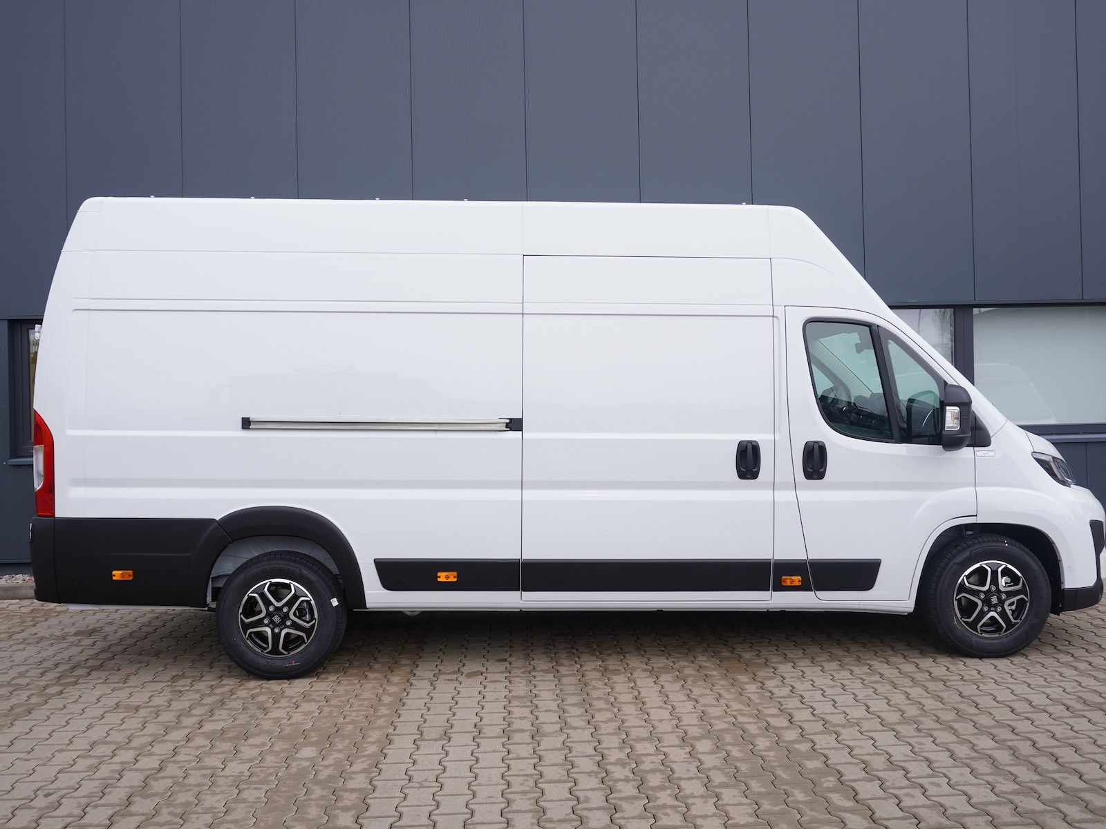Fiat Ducato Maxi 35 L4H3 180 AT / Vollausstattung imagem 3