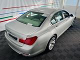 BMW 740i - BMW 740: 740i