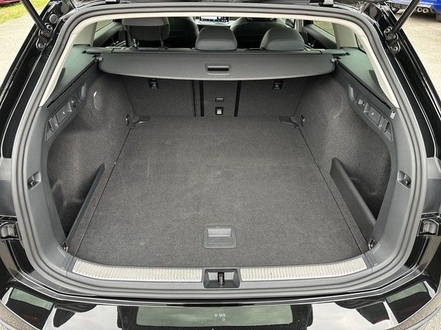 Fahrzeugabbildung Volkswagen Passat 1.5eTSI DSG Business LED+ACC+AHK+++