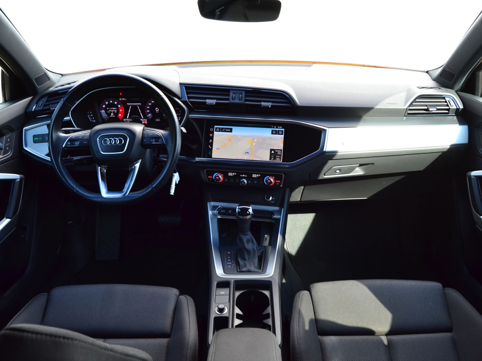 Q3 35 TFSI S-tronic Advanced OPTIK-SW/AHK/LED/18